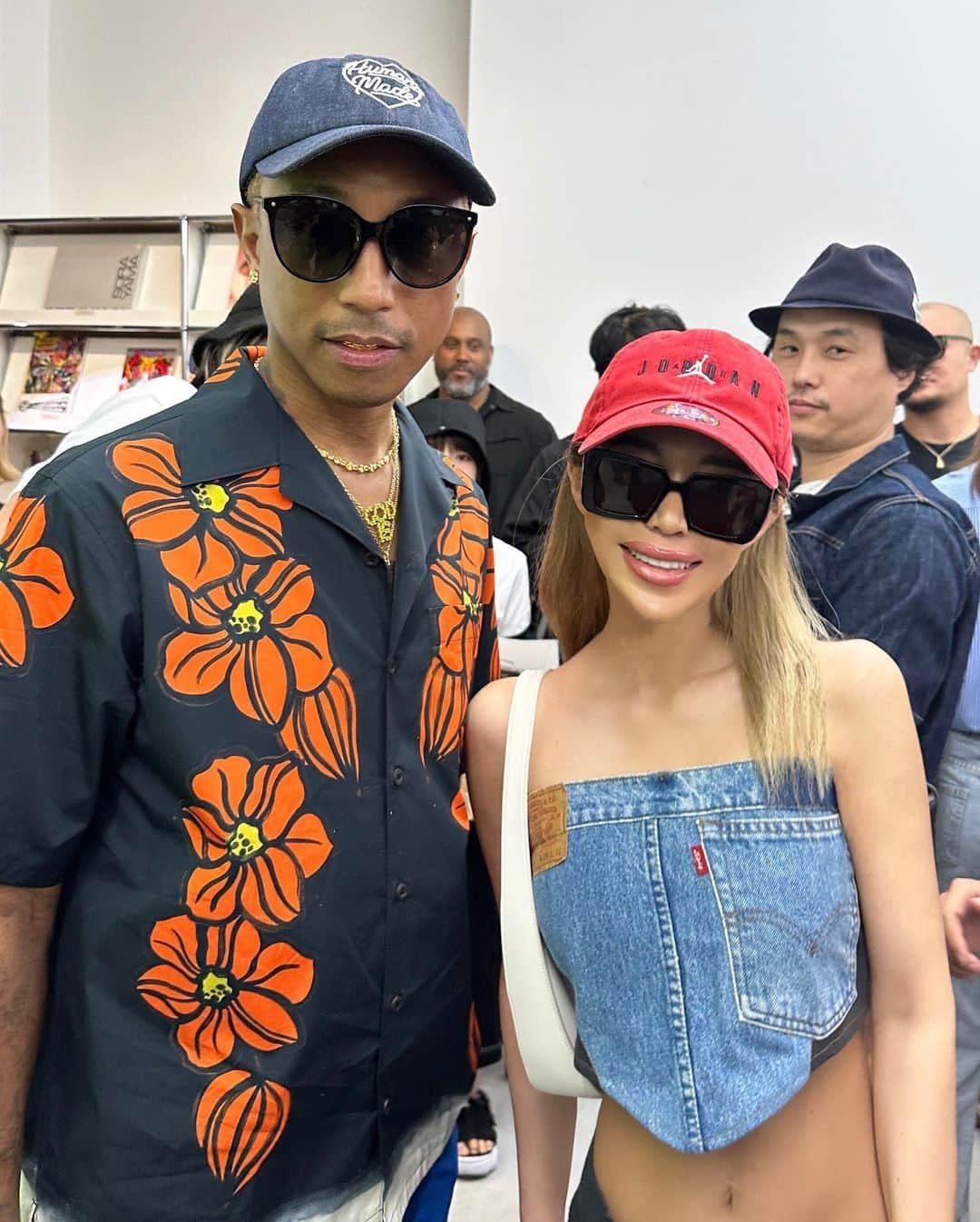 MARISさんのインスタグラム写真 - (MARISInstagram)「with @pharrell 💛 at @nanzukaunderground  @juliachiang  @kaws  photo by @__genya__  #pharrell #pharrellwilliams」7月14日 22時32分 - marristea