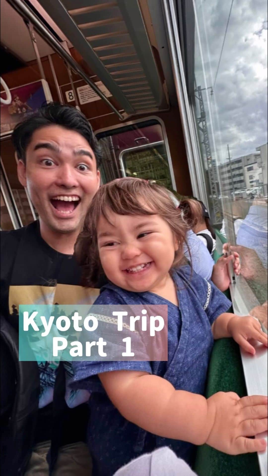 ノウィキ茉莉のインスタグラム：「Rika’s first time in Kyoto ⛩️ 今回はリカちゃんと初京都行ってきました〜✈️  これから京都旅行の動画をアップしますが、 移動だけでもちょーエキサイティングだったので 思わず動画作ってみました😆  ご覧ください〜♪  #1yearold #1歳 #kyototrip #子連れ旅行 #igbaby #子連れおでかけ #vacation #trip #京都旅行 #クロスホテル京都」