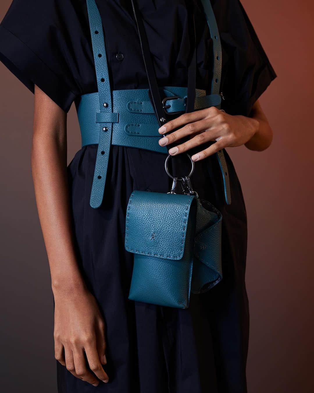 のインスタグラム：「Not just a bag. Organized and compact, this is one of our best-seller…  Tap the link in bio for more   #henrybeguelin #springsummer #teal」