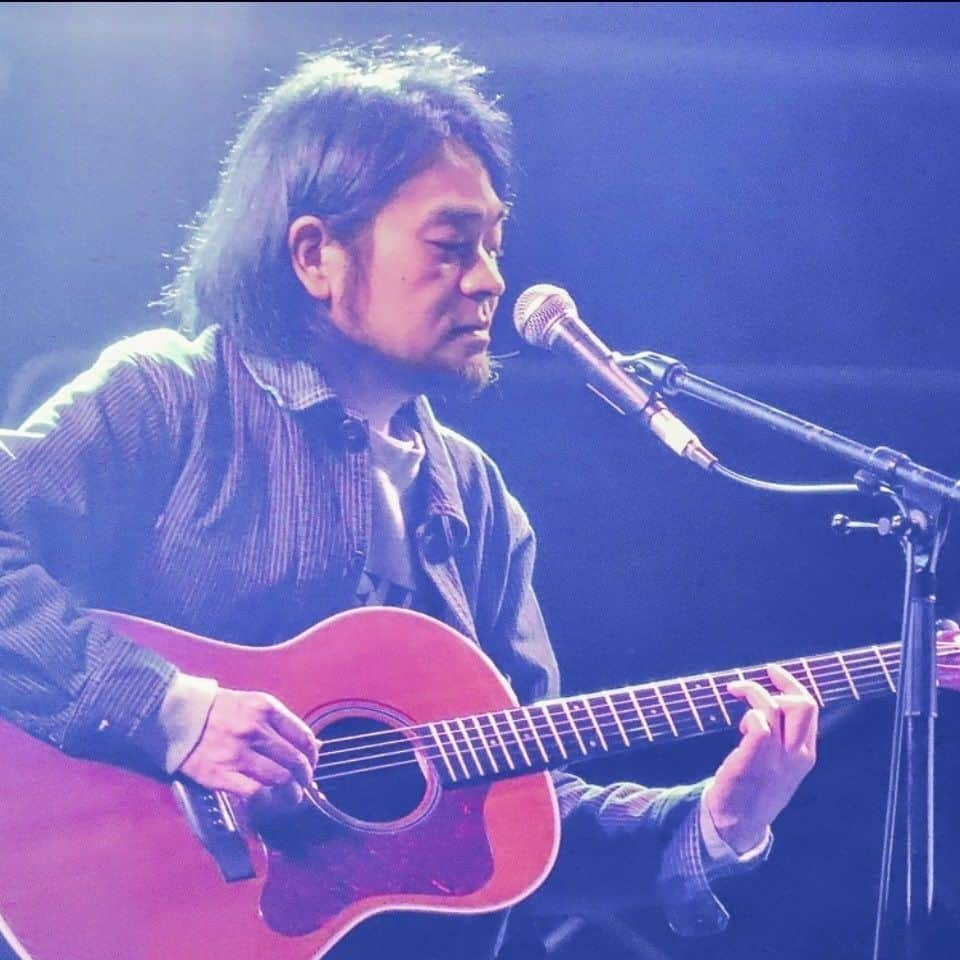 堀込泰行のインスタグラム：「. "Billboard Live Tour 2023"やります！  #堀込泰行（Vocal,Acoustic Guitar) #田村玄ー(Steel Guitar) #小池龍平（Gut Guitar) #千ヶ崎学（Contrabass)  この編成でのビルボード、どんなライブになるのか楽しみ♪  会場にてNew EP『星屑たち』の販売も行われます。  8/21(月）ビルボードライブ東京 （1日2回公演）  8/24（木）ビルボードライブ大阪 （1日2回公演）  是非是非お早めのご予約を！ #Newアー写」