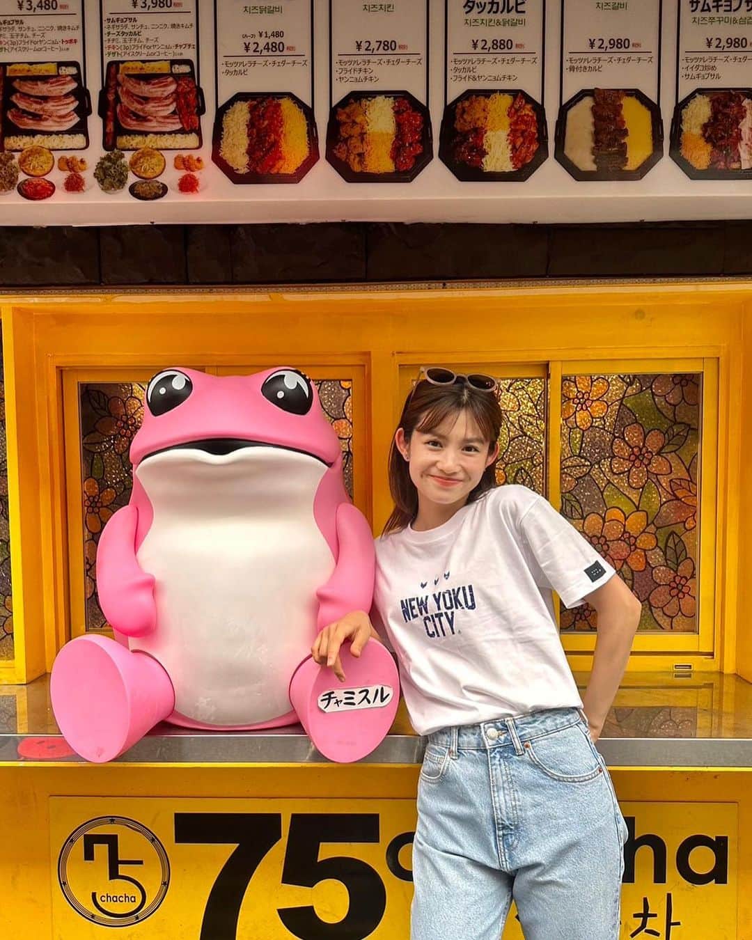 脇あかりのインスタグラム：「今年の夏は、何する〜？？ 何しよか！！  まだ、夏来てないよね？笑 梅雨明けしてないよね？ 暑すぎて、服どんだけ着替えればいいの😭 それより、NEW YOKU CITY可愛すぎ問題です🫠💗　@nver.__」