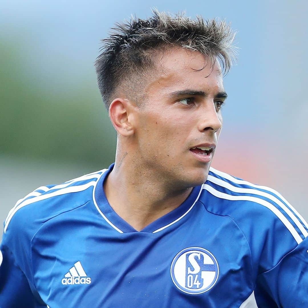 シャルケ04のインスタグラム：「ℹ️ Transfer-Update: Rodrigo Zalazar verlässt den FC Schalke 04 und schließt sich dem @sportingclubedebraga an. Wir wünschen dir viel Erfolg und alles Gute, @rodrigozalazar! ✊🏽 . . #Schalke #S04 #Football #Soccer #Fußball #Futbol #Knappen #🔵⚪️」