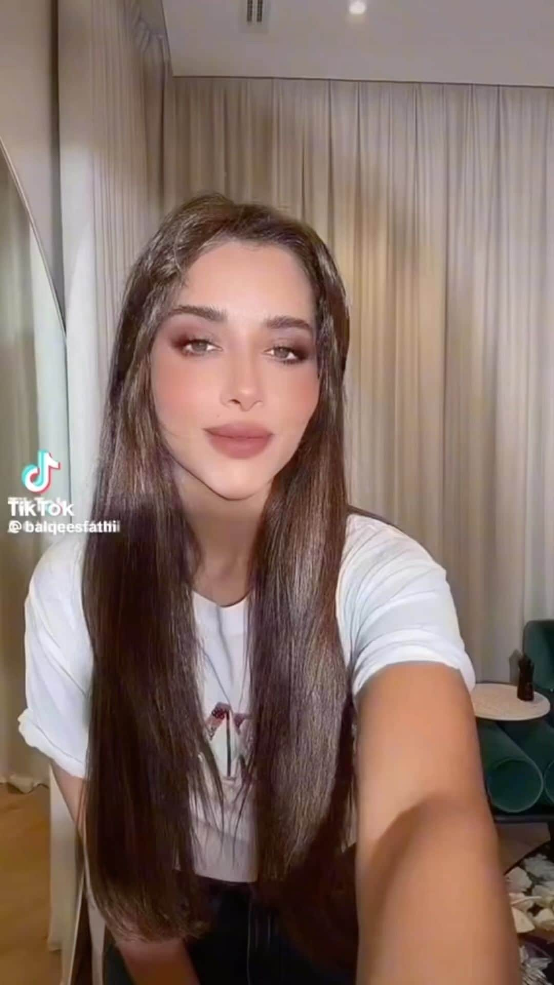 Balqees Ahmed Fathiのインスタグラム：「شي بيكبر القلب 😍❤️  #الف_روح بتسمعها اليوم ملايين الأرواح ❤️❤️」