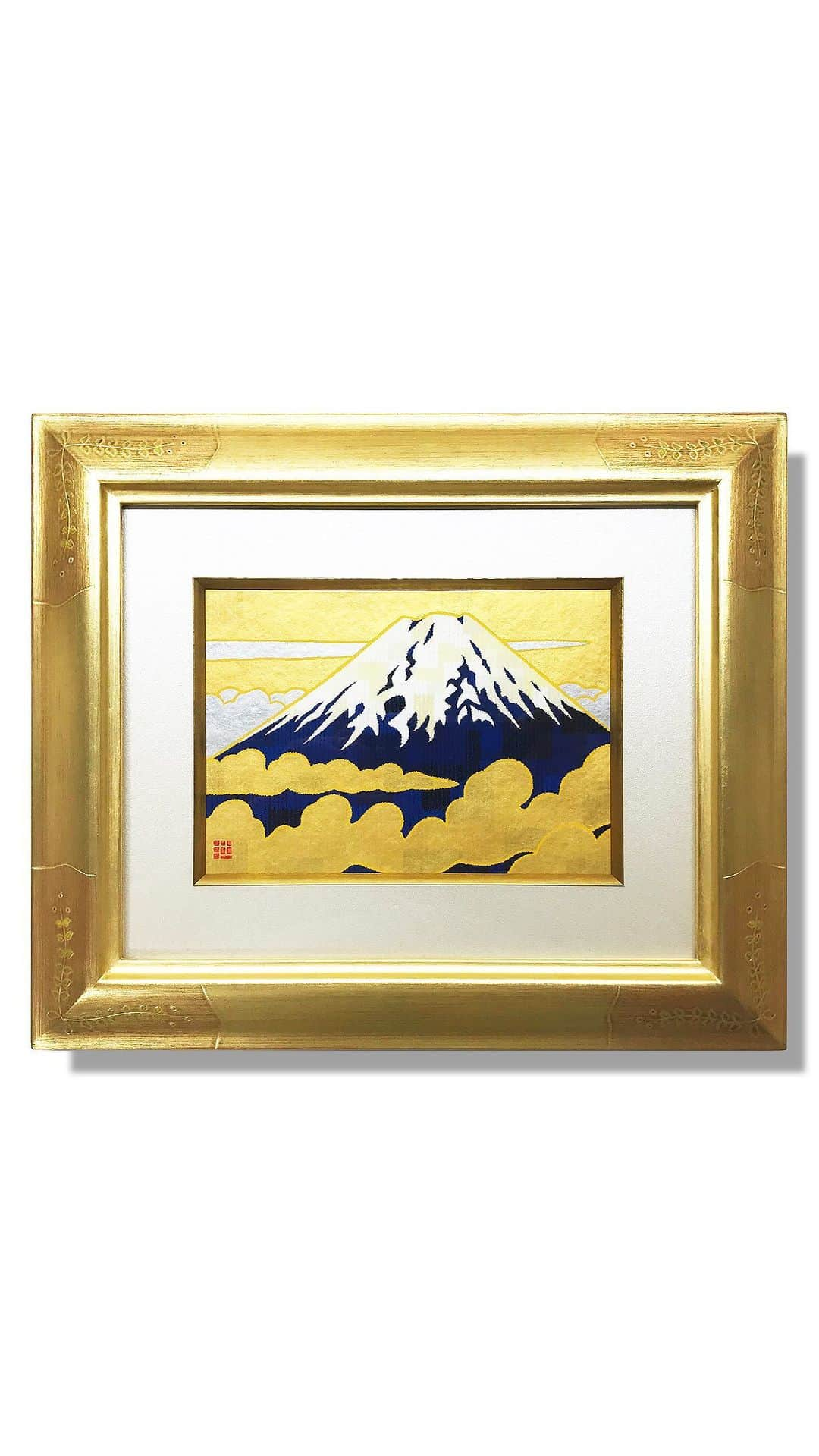 藤谷壮仁郎のインスタグラム：「Mount Fuji painting mixed media art ・富士山は絵の題材として、これまで10作品程度の富士作品を描いてますが、よりオリジナリティーが表現出来る様に先日より試しているミクストメディアで描いて見ました。 元々手描きで30年～様々な絵を描いて来ましたが、12年程前からデジタル画（ジークレー版画）の販売を開始し現在に至り、デジタルのオリジナル角色面タッチに手描きを添える事でより自分にしか描けない作品になるのではと考えています。 ・デジタルとアナログ（ジークレー版画に手描きで金色を彩色）でのミクストメディア作品。 ・ ・ @soujirou_art  #富士 #富士山 #絵画 #アート #ミクストメディア #金彩 #額装 #富士山が好き #富士山好きな人と繋がりたい #藤谷壮仁郎  #mtfuji #mountfuji #mtfujijapan #fujiyama #art #artist #painter #painting #mixedmedia #mixedmediaart #artwork #instaart #soujirou #japan」