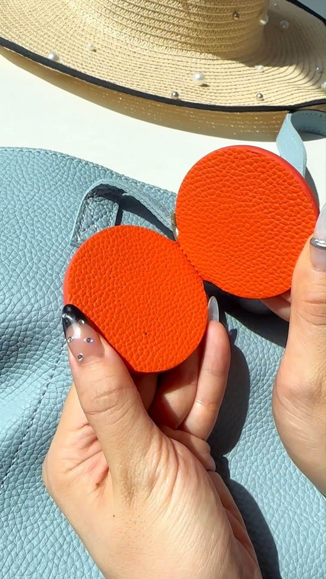 SHEINのインスタグラム：「Hats off to this hands-free headwear hack! 👒👜✨ Now THAT'S a hat trick 🪄😲  🔎16510595  #SHEIN #SHEINforAll #SHEINstyle #fashion #chic #saveinstyle」