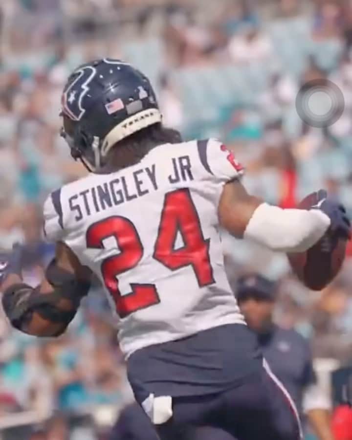 ヒューストン・テキサンズのインスタグラム：「More Stingley interceptions to come 👀   Drop a 🤘 if you can't wait to see more plays like this」