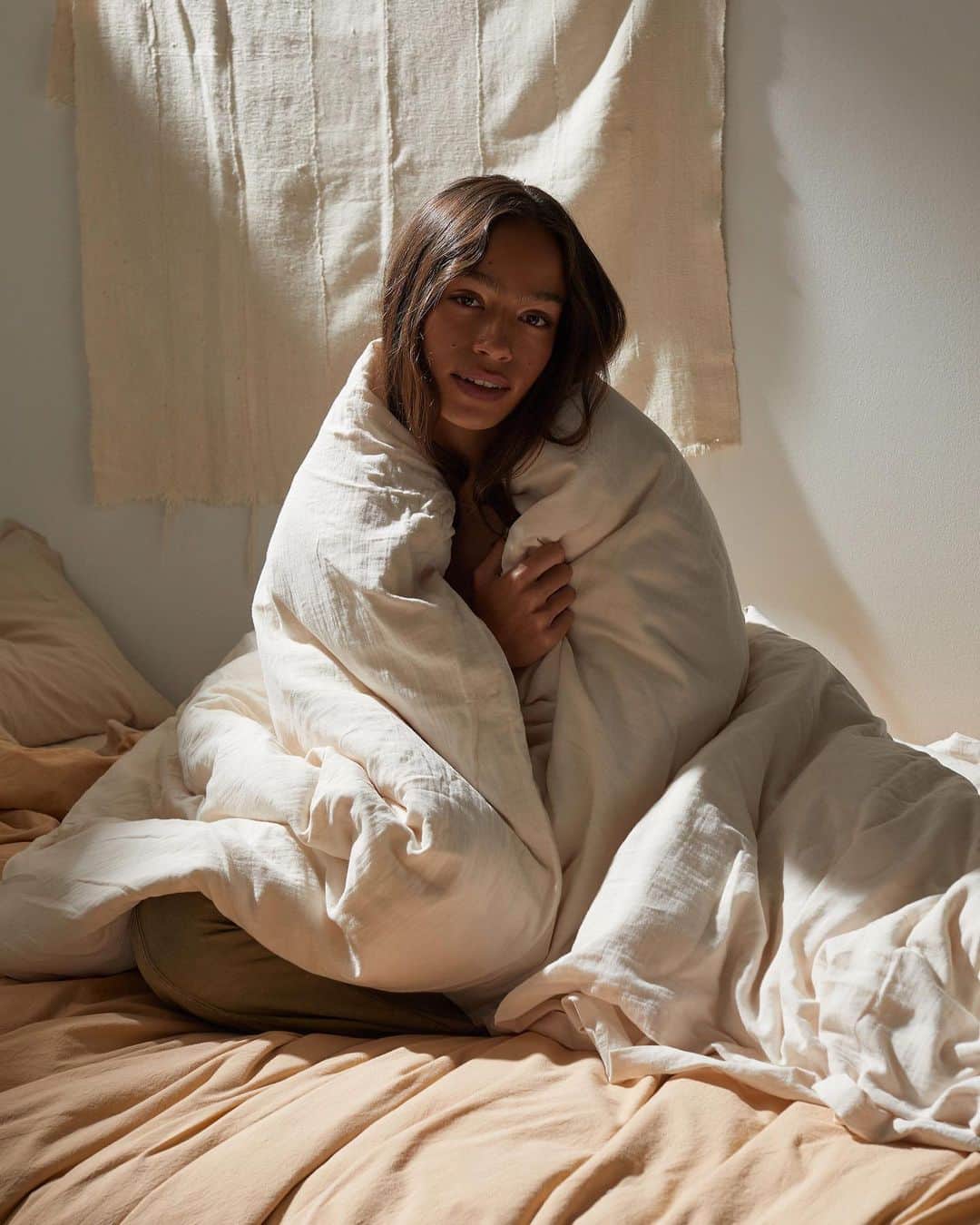 Urban Outfittersさんのインスタグラム写真 - (Urban OutfittersInstagram)「This is not a drill: our comfiest best-selling duvet sets and comforters are 30% off online! Get on it–link in bio. 🛏 #uohome」7月14日 23時34分 - urbanoutfitters