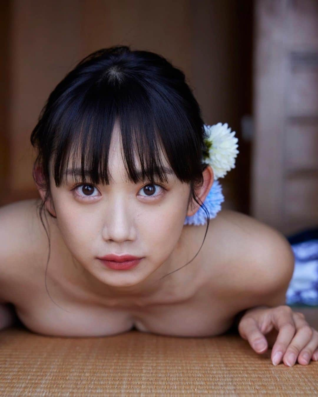 相沢菜々子さんのインスタグラム写真 - (相沢菜々子Instagram)「Twitterの #新しいプロフィール画像   肌色多いかなーでもなんか好き この写真盛れてて🥺  2nd DVD『ザワイズム』 よろしくお願い申し上げます！  Amazonランキング1位🏆継続中！ amzn.asia/d/a6AGmzT  Don’t worry. I’m wearing」7月14日 23時39分 - nanako_aizawa