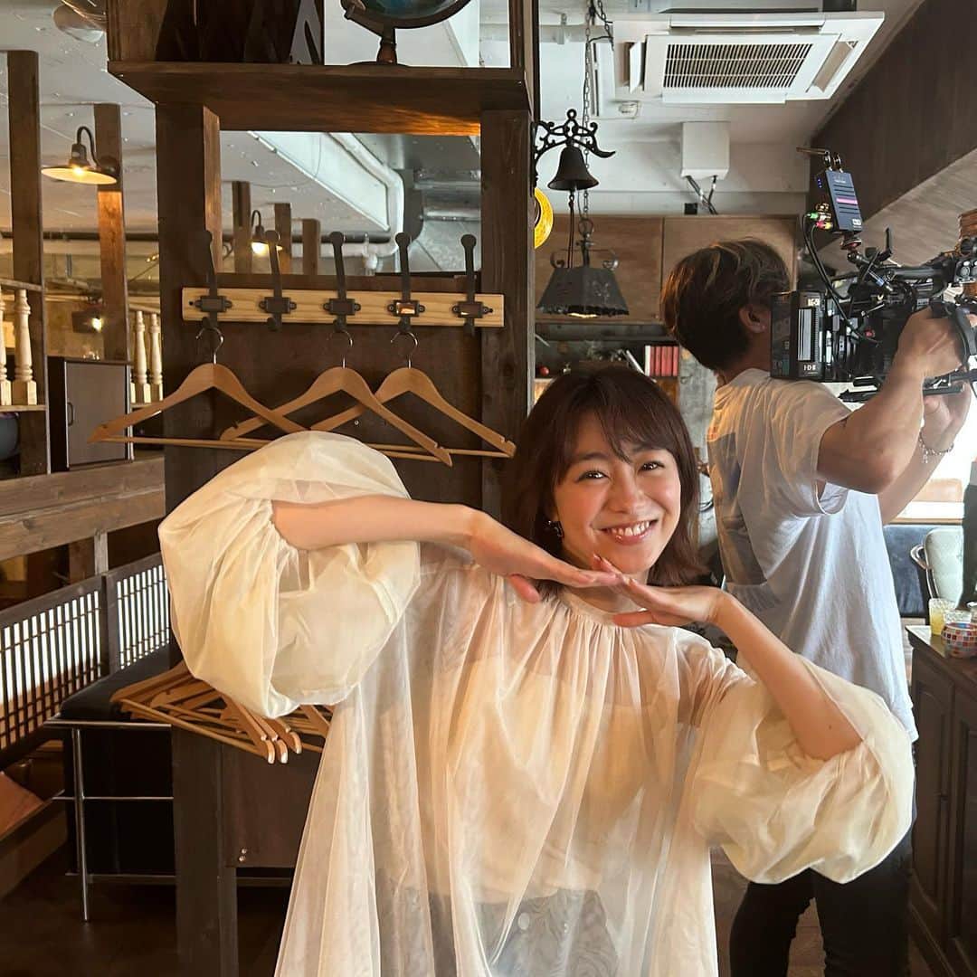 高田夏帆さんのインスタグラム写真 - (高田夏帆Instagram)「MV､出させてもらいましたっ こんな大切な節目にこういう形で関わらせてもらえて 幸せです。もう尽きるねー。  その恋の続きが少しだけハッピーでありますように☺︎  「好きだよ。~100回の後悔~ 15th Anniversary ver.」  #SonarPocket#ソナポケ15th」7月14日 23時52分 - takadakaho