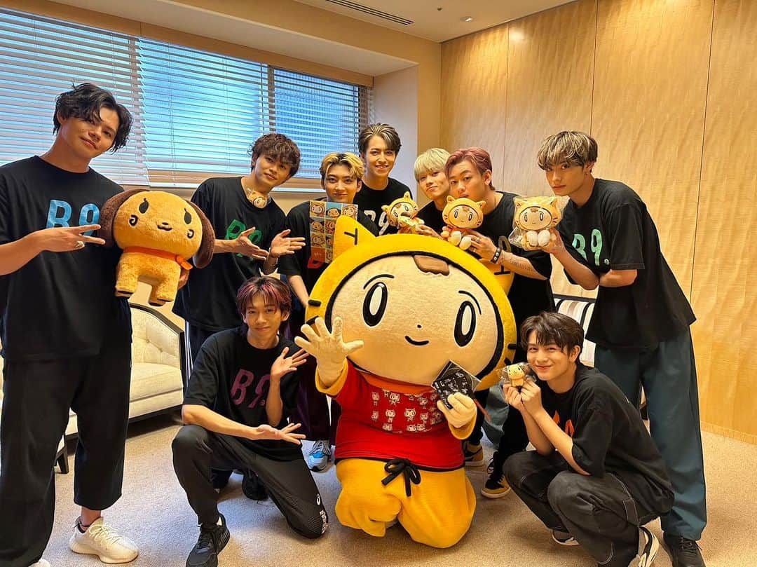 リョウガのインスタグラム：「B9 Unlimited大阪1日目終了。 ものごっつぅ最高のライブでしたやん。 ほな明日も頑張りますんがな。やったるでぇ⤴︎ #b9unlimited」