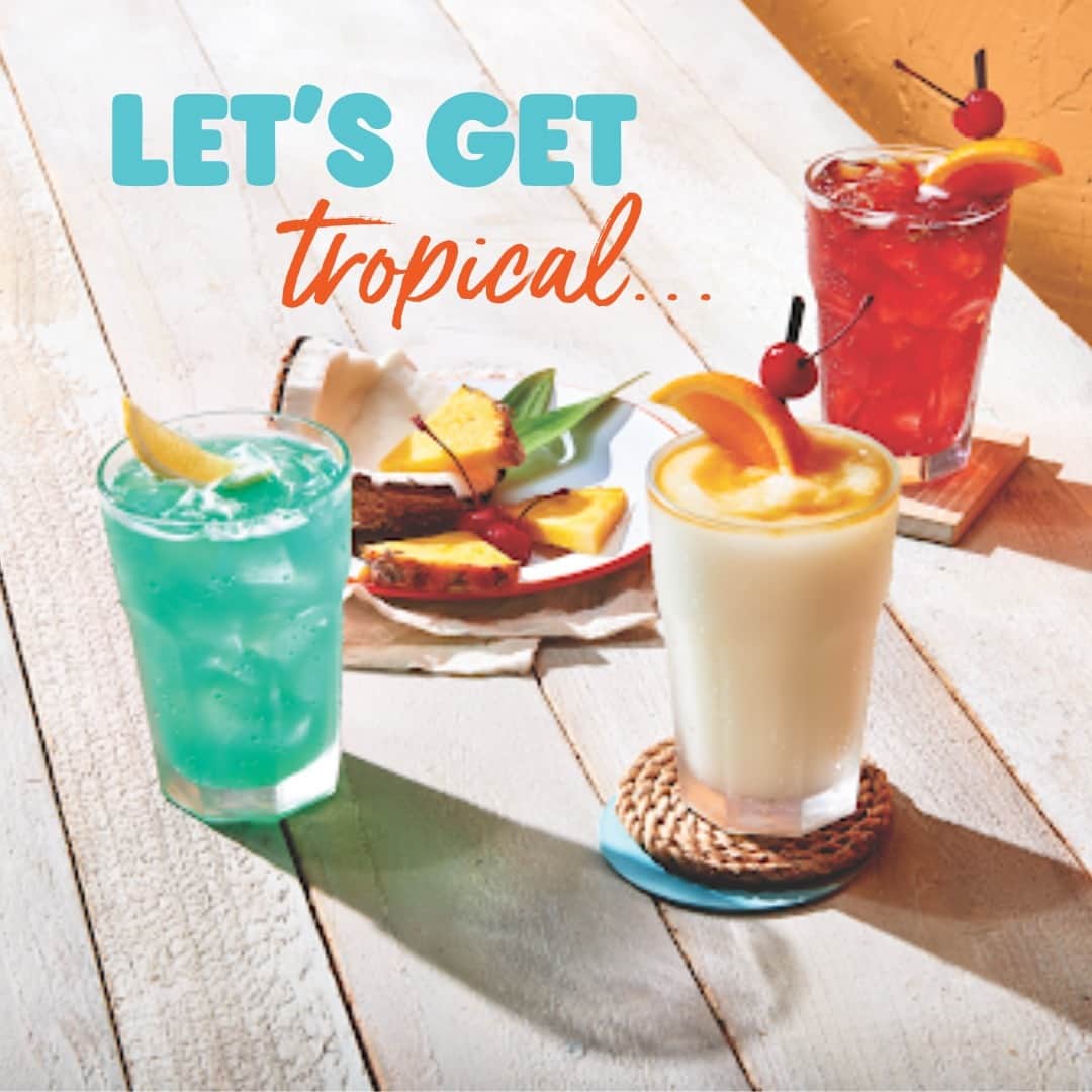 Hootersさんのインスタグラム写真 - (HootersInstagram)「Welcome to paradise…AKA your local Hooters. We’re serving up your favorite tropical drinks under the sun alllll summer long🍹」7月15日 0時01分 - hooters