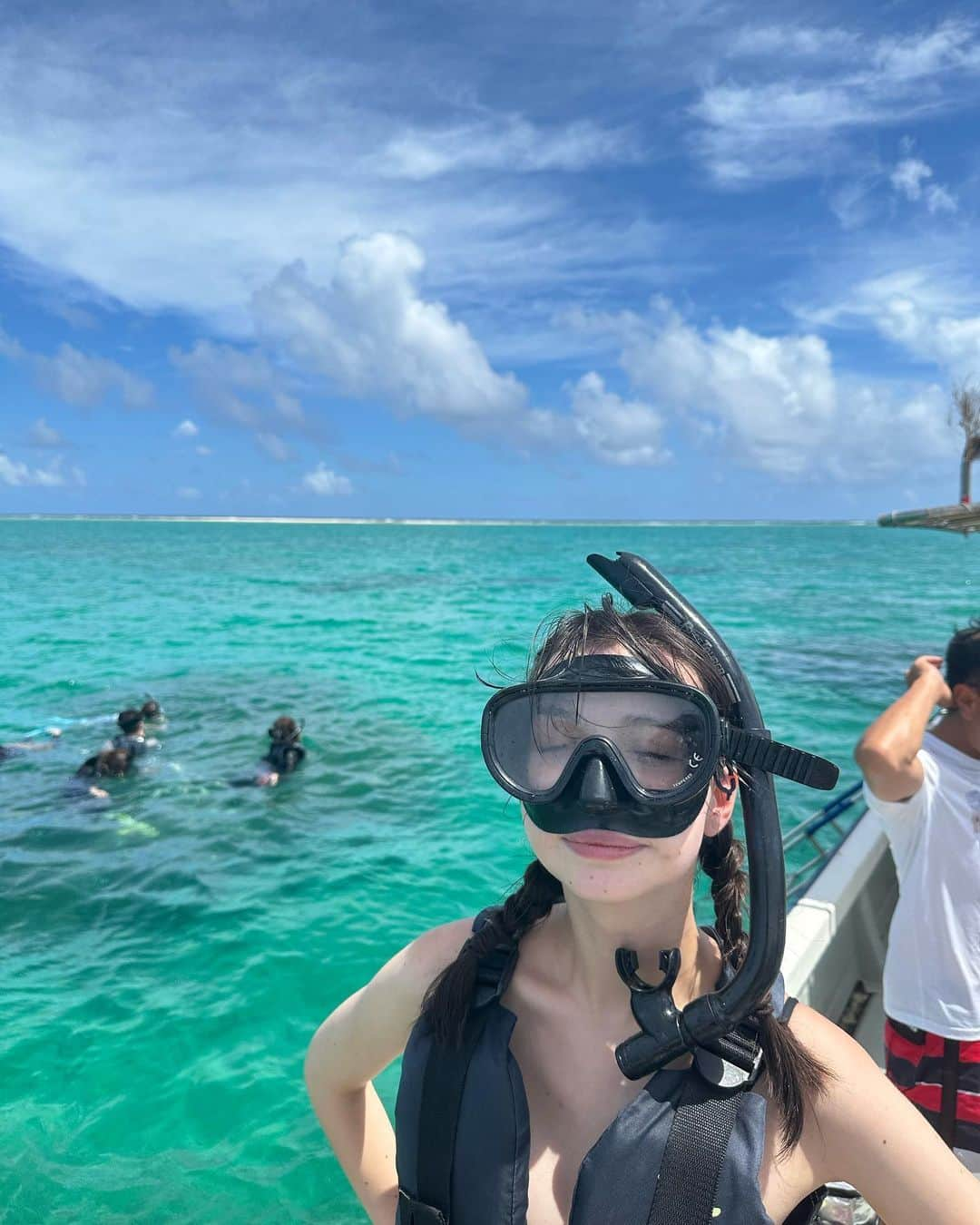 メーガン花子さんのインスタグラム写真 - (メーガン花子Instagram)「沖縄旅行🐠  この日は那覇から飛行機で久米島に行って、さらに船ではての浜へ たくさん潜って泳いで、なんと海亀とも出会えました🐢🌊  #沖縄　#久米島　#はての浜 #シュノーケリング　#海亀」7月15日 0時01分 - megan.hanako