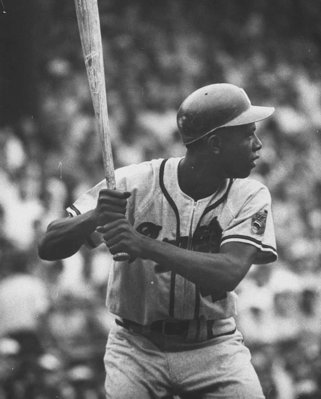 lifeさんのインスタグラム写真 - (lifeInstagram)「On this day in history - July 14, 1968. Henry “Hank" Aaron of the Atlanta Braves, hits the 500th home run of his career in a 4-2 win over the San Francisco Giants.   See more brilliant baseball photos from the LIFE archive by clicking the link in bio. ⚾  (📷 Geroge Silk/LIFE Picture Collection)  #LIFEMagazine #LIFEArchive #HankAaron #GeorgeSilk #Baseball #Anniversary #SportsHistory #1960s」7月15日 0時31分 - life