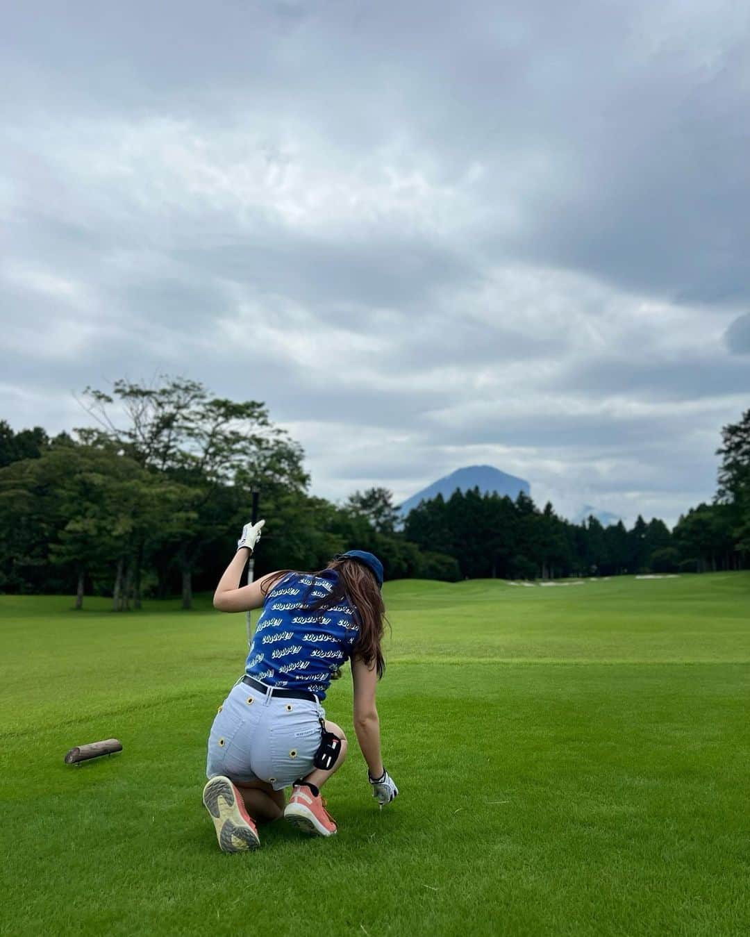 遠海まりこさんのインスタグラム写真 - (遠海まりこInstagram)「ゴルフの楽しみを知れて幸せです。 ありがとう。   #golf #ゴルフ #パーリーゲイツコーデ  #御殿場 #太平洋ゴルフクラブ御殿場コース」7月15日 0時34分 - marikotohmi99