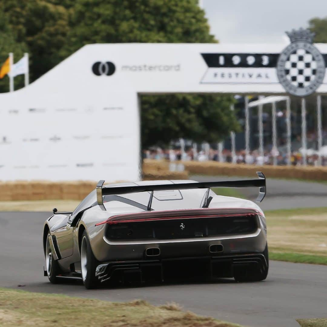 フェラーリさんのインスタグラム写真 - (フェラーリInstagram)「The thrill of the Goodwood Festival of Speed in the #UK has officially started! Join us at this iconic event, where classic and modern cars alike will drive up the famous hill.   The event's popularity has grown over the years, and this time around our presence will be the highlight of the event.  Prepare to feast your eyes on an incredible lineup of historic models and road cars.  And that’s not all: the new #FerrariKC23 made an appearance, displaying a masterpiece in motion.  #FOS #FerrariOneOff #DrivingFerrari #Ferrari」7月15日 1時12分 - ferrari