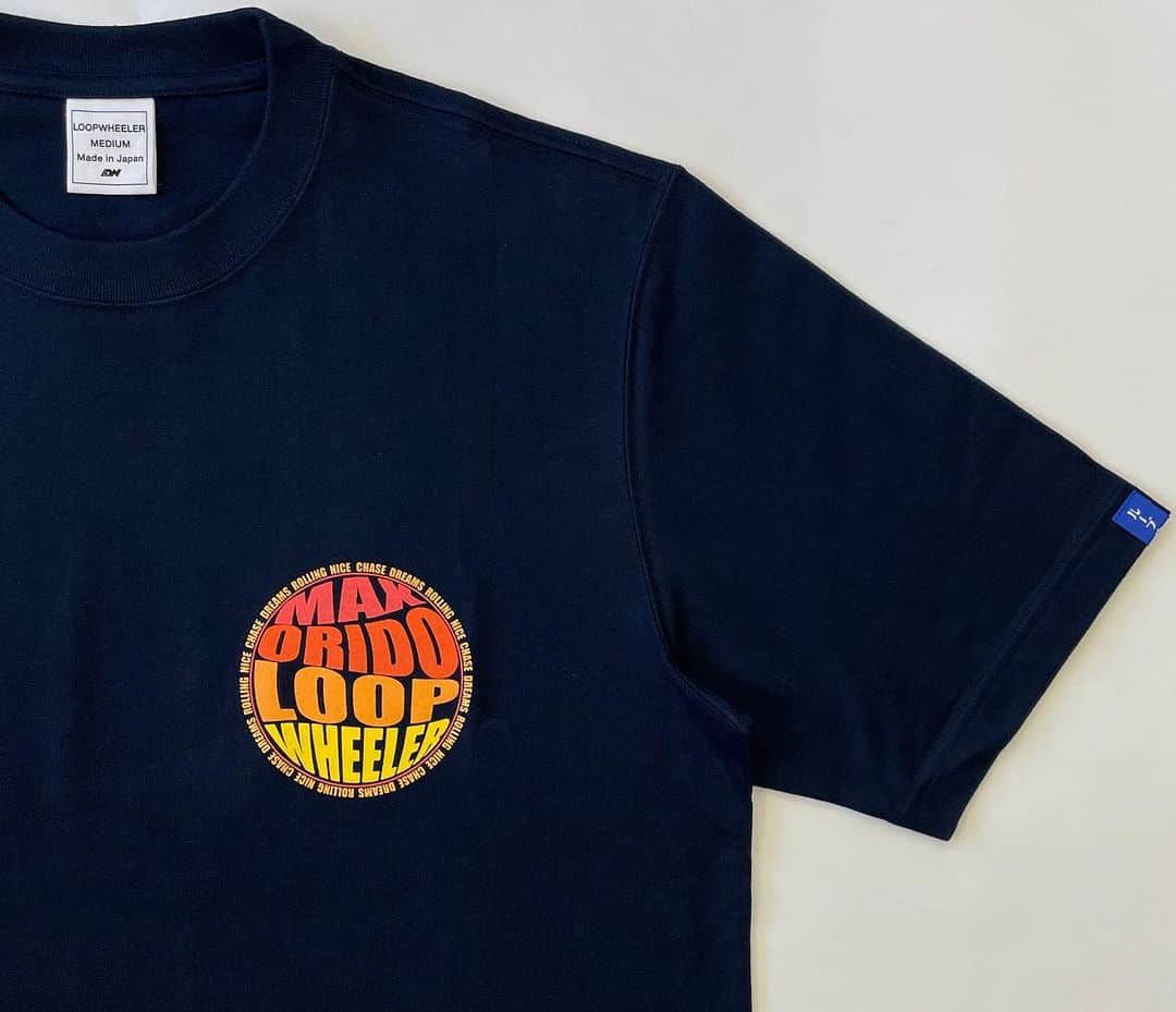 ループウィラーさんのインスタグラム写真 - (ループウィラーInstagram)「. 「LOOPWHEELER for MAX ORIDO RACING Tシャツ」  織戸学さん(@maxorido)の MAX ORIDO RACINGとコラボしましたTシャツを本日より発売致します。 素材はミドルウェイトの30/2コーマ吊り天竺をを使用してパターンはレギュラーフィットで製作しております。 グラフィックを左胸と右袖にいれて、後ろ衿下にはコラボロゴをプリントしています。 また後身頃の右裾部分はMAX ORIDOネームがつきます。  カラーは3カラー展開でホワイトとブラックの2カラーが全店舗共通販売カラーになります。 ＊マリンの1カラーがループウィラー3店舗のみの販売カラーとなります。 MAX ORIDO RACING店舗並びにWebストアでの販売はございませんのでご注意ください。 サイズはS〜XLまでの4サイズ展開で、販売価格は13,200円(税込)となります。 是非ご覧ください。  #maxorido  #loopwheeler #ループウィラー #loopwheelersendagaya  #ループウィラー千駄ヶ谷 #tsuriami #吊り編み #sweat #スウェット」7月15日 11時00分 - loopwheeler_official