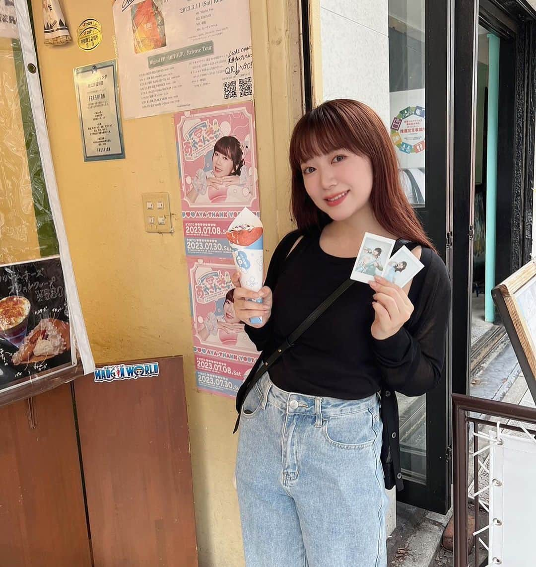 伊藤彩沙さんのインスタグラム写真 - (伊藤彩沙Instagram)「さんじやさんとのコラボクレープ 完売めちゃくちゃ嬉しかったです🥹🎀 京都の友達も喜んでくれました！ほんと、青春の味なのよ！！ みんなで同じものを食べるってなんだか幸せだよね☺️✌️ 食べることが大好きな私にとって嬉しすぎるコラボでした💫」7月15日 11時08分 - ayasacream