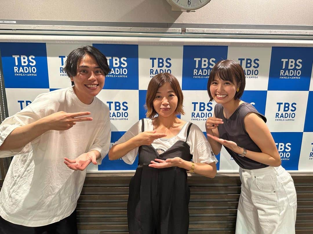 のインスタグラム：「・  本日17時〜 大久保佳代子さんとTBS Podcast『らぶぶらLOVE』是非聴いてください😊♡  ・  大久保姉さんと一緒にラジオのお仕事出来てまた夢に近づけて嬉しかったー！！😂  本当に楽しくあっちゅうまでした！！2週続けてお届けするけん、是非短い時間ですが聴いてみてください🥰  大久保佳代子さん✖️ばりやわとんこつ🍜」