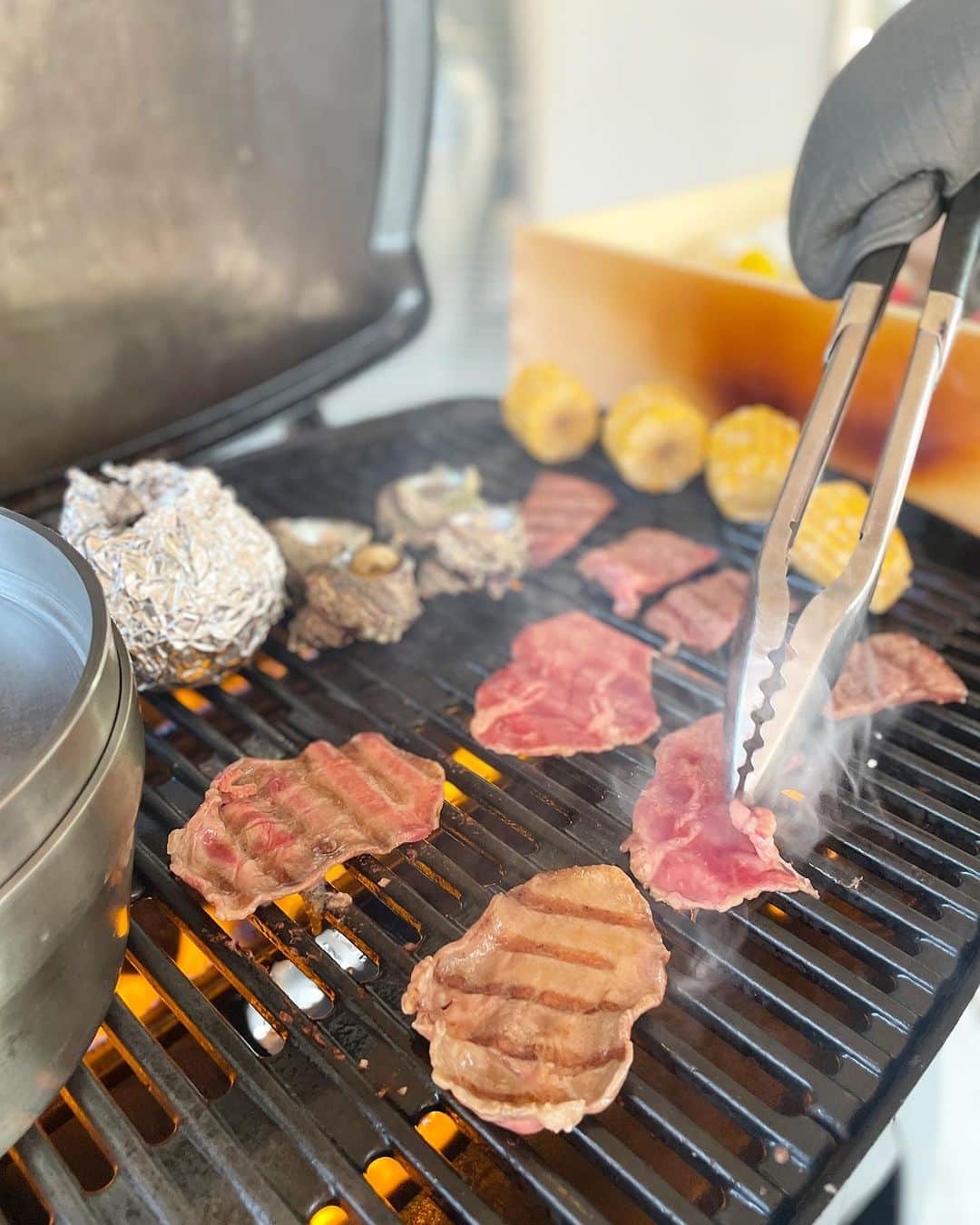 ayaさんのインスタグラム写真 - (ayaInstagram)「＼和歌山白浜旅行🚗／ ⁡ 夏といえばグランピング🏕️  そしてBBQ〜🍖😍 ⁡ @an.eland  ⁡ 熊野牛や和歌山の海の幸を堪能しました🐟 ⁡ BBQセットはお部屋のテラスまで持って来てくれて、 洗い物や後片付けもせずにそのまま置いておくと スタッフさんが夜に片づけにきてくださるので 本当に楽ちん🤣❤️ ⁡ 朝ごはんも時間を伝えておくと、朝食セットを もってきてくれるから焼くだけ簡単🍳🙆‍♀️ ⁡ 最高じゃない？🙈💕 ⁡ 夏の思い出に和歌山白浜グランピング🏕️ an elandおすすめですよ٩( ᐛ )و ⁡ ⁡ 📍 和歌山県西牟婁郡白浜町堅田2368-3 📞 050-3198-5771 （から） 大阪市内から車で約2時間🚗 🚃JR白浜駅より約7分（予約したら駅まで無料送迎あり） ⁡ #和歌山旅行#白浜旅行#夏休み#aneland #和歌山 #白浜 #BBQ #バーベキュー #関西　#関西旅行#グランピング #グランピング女子会  #女子旅」7月15日 11時13分 - aya.v_v.ka