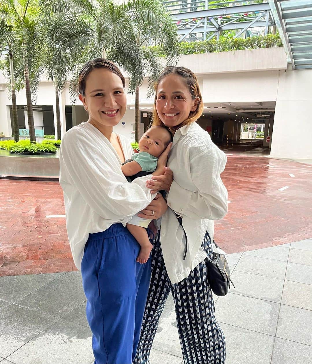 瀬間友里加のインスタグラム：「🩷👯my sister came to 🇸🇬🩷 @erikasematennis  妹がタイの試合帰りにシンガポールに寄ってくれました😍次男にも初対面👶長男は妹のことが大好き🥰たくさん遊んでくれて大喜びでした🩷 2泊だったけど会えてよかった✨次は日本で会えるかな🇯🇵#singapore #sister #シンガポール生活 #姉妹」