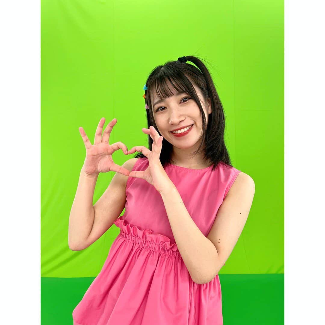 加藤一華のインスタグラム：「. 完全なアイ🫶🫶🫶  ピンクめずらし🌸🌺🌷 思い切ったよ🤣🤣  #ムキィ💪💪💪  #アイドル #YOASOBI #いちなる」