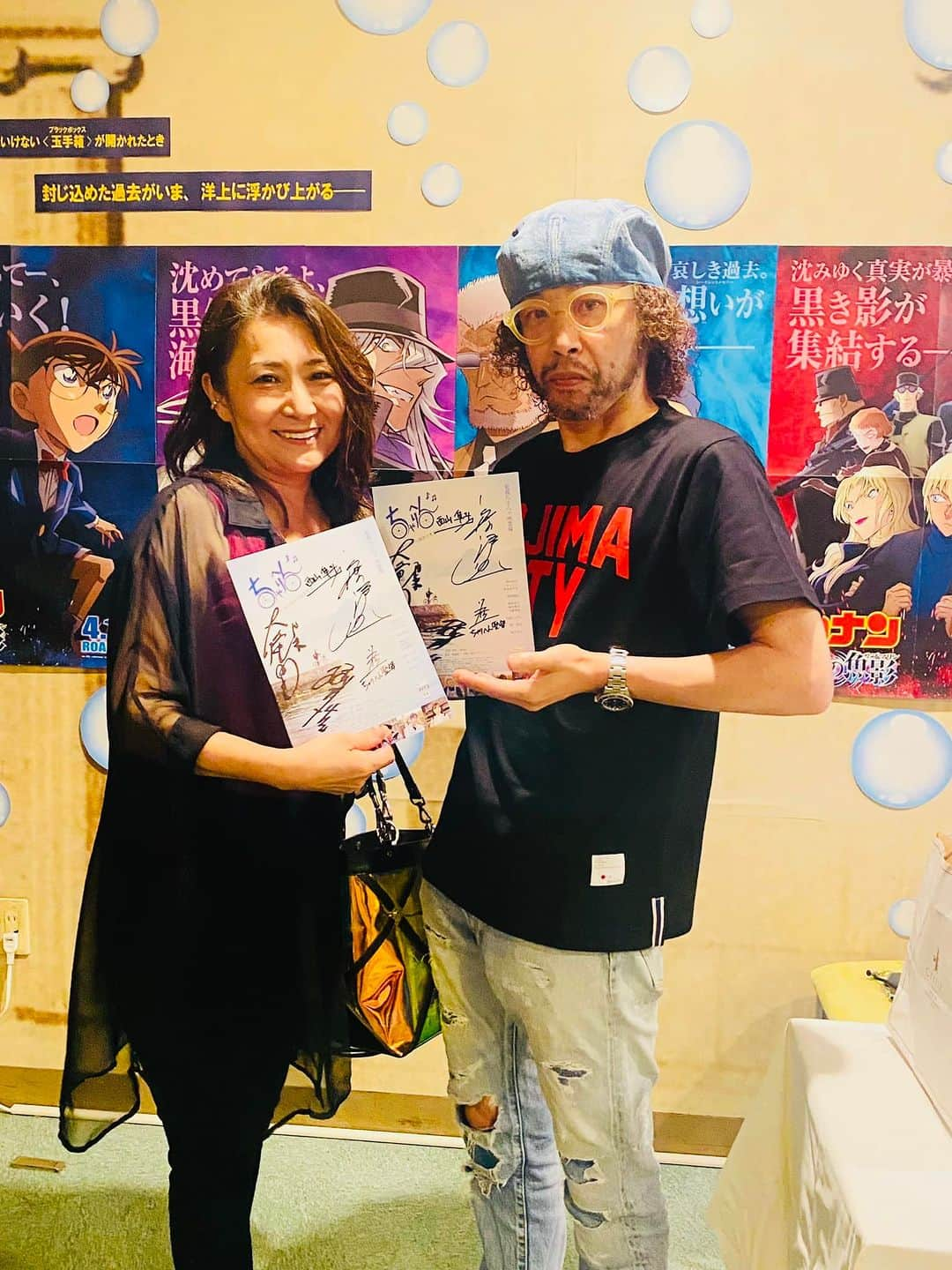 池内ひろ美さんのインスタグラム写真 - (池内ひろ美Instagram)「映画『ちゃりへん』お誘いいただいて、舞台挨拶も拝見しました。 #桑田浩一 監督とは、2012年に出演させていただいた映画『百年の時計』以来の再会でした。監督はまったくお変わりなくて懐かしい！  『#ちゃりへん』は、（岡山県人でもあまり知らない）児島八十八ヶ所霊場を、祈りを込めて少年が自転車で巡る物語で、知らないはずなのに懐かしく感じる風景と、瀬戸内の美しさと、のんびりと聞こえる岡山弁に癒されます。  主人公の少年 #西山隼人 君はじめ皆様がパンフにサインしてくださいました💕」7月15日 11時26分 - ikeuchihiromi