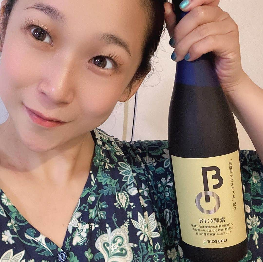 世手子さんのインスタグラム写真 - (世手子Instagram)「Enzyme drink after cleaning( ^ω^ ) intestinal activity💪💪💪 I'm working hard on my diet✨✨ 色々掃除してひと段落させて @biosupli  #BIO酵素 #酵素ドリンク #ファスティング #置き換え #ダイエット#断食 #酵素 #バイオサプリ 美味しい(￣▽￣) 自分のことも、メンテナンス ソーダ割りが美味しいです(*≧∀≦*)  バイオサプリの酵素ドリンク「BIO（バイオ）酵素」は、81種類の厳選素材を使った栄養豊富な酵素ドリンク( ^ω^ ) 楽天ランキング1位を獲得しているよ(*^o^*)  普段の食事をBIO酵素に置き換えてカロリーを抑えてファスティング(*ﾟ∀ﾟ*)  BIO酵素にはなんと『発酵黒マカエキス』が配合されている❣️ 通常のマカに比べて、アミノ酸類約60%UP、抗酸化力約3倍、亜鉛約20倍と栄養が豊富になってるから飲んだ後にすぐ腸が活発になってる気がする(〃ω〃)  新潟県上越市で、1年以上発酵・熟成を重ね丁寧に製造(^^)  合成保存料、合成着色料、白砂糖、人工甘味料等の化学合成添加物は不使用なので安心(*ﾟ▽ﾟ*) 夏本番頑張る😤  #ドタバタ育児  #二児のママ  #2児育児 #赤ちゃんのいる暮らし  #3歳男の子 #3歳差育児  #二児の母 #二児ママ  #ママシンガー  #二児育児 #2児ママ #2児のママ #赤ちゃんのいる生活」7月15日 11時37分 - rojide