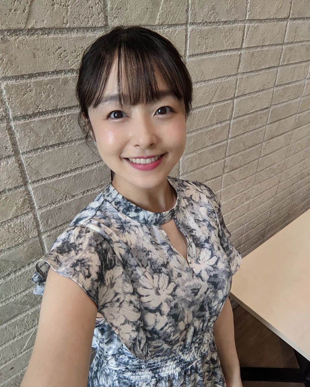 米澤かおりさんのインスタグラム写真 - (米澤かおりInstagram)「. おはよんの衣装です👗  どうかご安全に、 素敵な3連休をお過ごしください🤲 来週月曜は祝日ですが、 おはよんの放送はありますので 早起きされた方はぜひご覧ください🌊」7月15日 11時47分 - kaoriina67