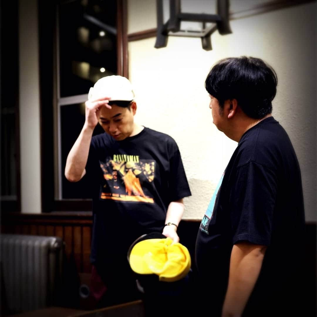 バナナマンさんのインスタグラム写真 - (バナナマンInstagram)「. 【着用アイテム】  設楽 ・フリースCAP　 color : WHT・BLU ・Tシャツ　HIMUDON TEE　color : BLK　 Size：M ・Dickies × bananaman Cotton Work Pants　color :BLD  size:34  日村 ・フリースCAP　 color : YEL ・Tシャツ　 good and evil TEE　color : BLK　 Size：L ・Dickies × bananaman Cotton Work Pants　color : L.BLU size:38  #bananaman  #bananamangoods  #bananamanlive #バナナマン #バナナマンライブ #bananamanliveO #バナナマングッズ」7月15日 12時02分 - bananaman_goods_official