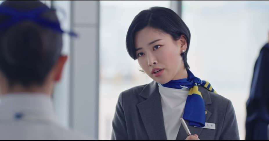 ペ・ミンジョンのインスタグラム：「현장에 혼자 다녔다보니 사진이 마땅한게 없어서 스샷으로!  킹더랜드 덕분에 배우 배민정으로서 살고있어요. 좋은 동료들과 스탭분들 그리고 감독님들까지. 화목하고 행복했습니다. 앞으로도 기대 해 주세요😍  #킹더랜드 #킹더랜드사무장 #사무장 #킹에어 #kingtheland #kingair」