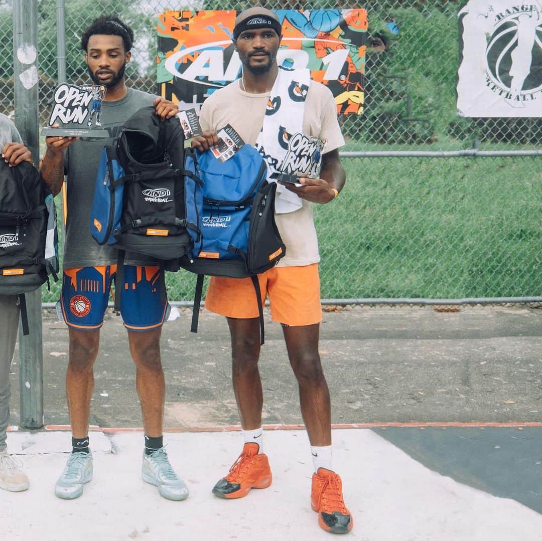 アンドワンさんのインスタグラム写真 - (アンドワンInstagram)「Think you have what it takes? 🏀  Bring it on July 23 in NYC @kingdome_basketball 🔥   Link in bio to register 🤝  #and1life #and1openruns #nyc」7月15日 3時25分 - and1