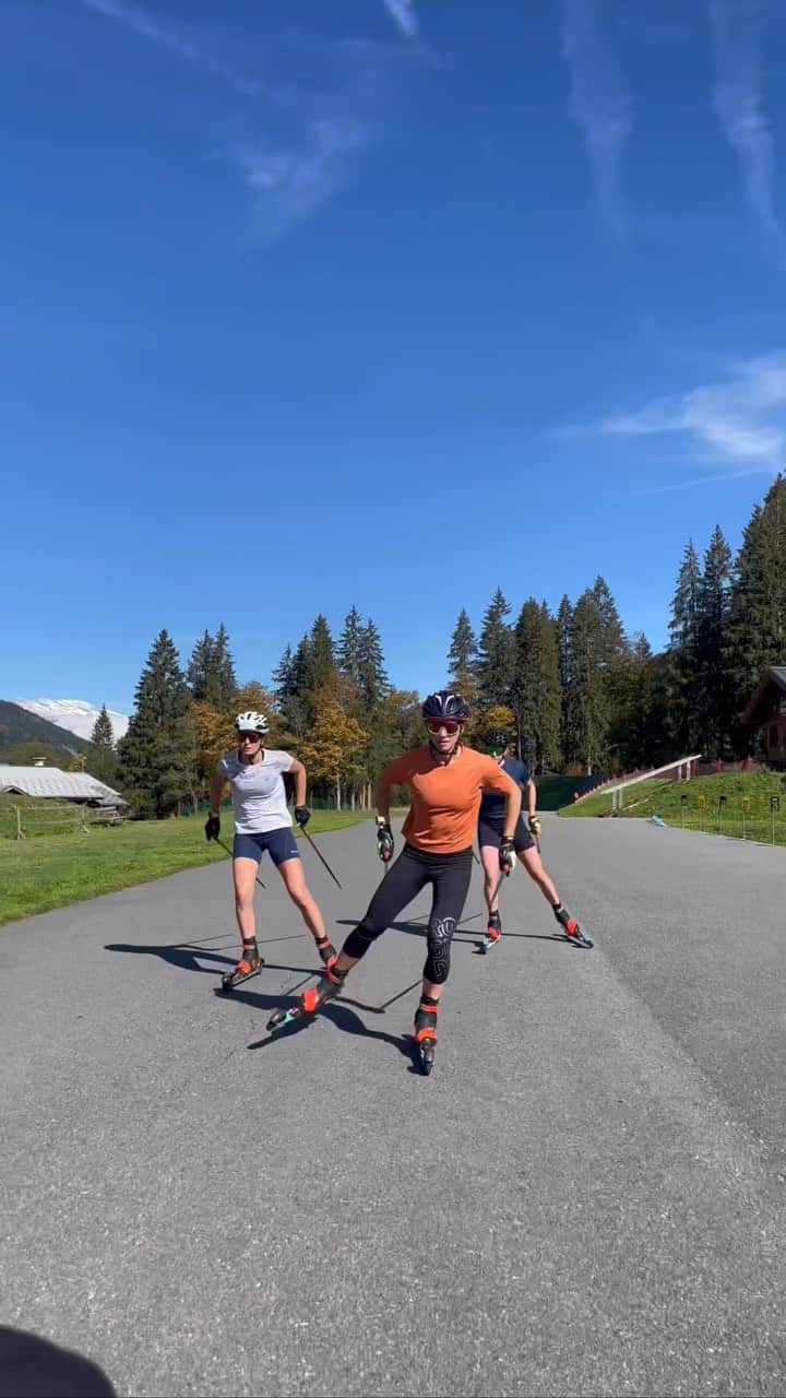 のインスタグラム：「Training mode activated! 💯  Sessions on roller skis and strength training with the girls, @chloe_chev, @anais_chev & @aitagasparin. This summer, tune into their training tips to be ready for success next season. 💪  #anotherbestday #myactivefavorites #callingallheroes 📸 @klip.fr」