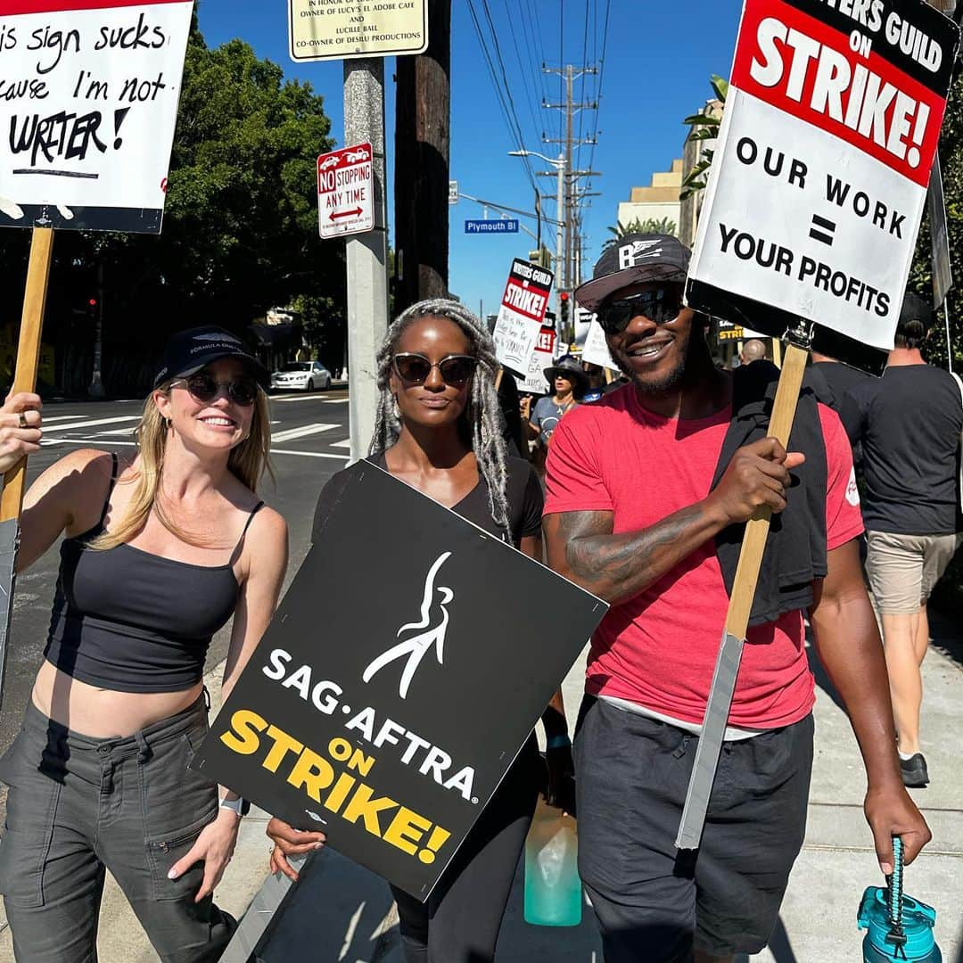 ケイティ・ロッツさんのインスタグラム写真 - (ケイティ・ロッツInstagram)「The last actors strike against major TV and film studios was in 1980. 43 years ago! This is a huge deal and not something we take on lightly. Please stand with us and with the WGA. #sagaftrastrike #sagaftramember #sagaftrastrong #wgastrong」7月15日 3時34分 - caitylotz