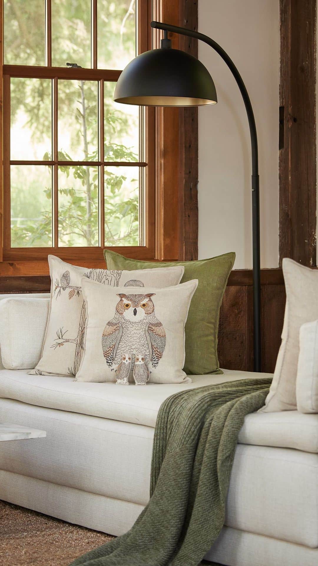 コーラル アンド タスクのインスタグラム：「New pillows have landed! 🪶 Owl Mama has two owlet pals under each wing. Remove them from their pockets and watch them take flight! Shop our NEW Owls and Feathers collection today. #coralandtusk #owldecor」
