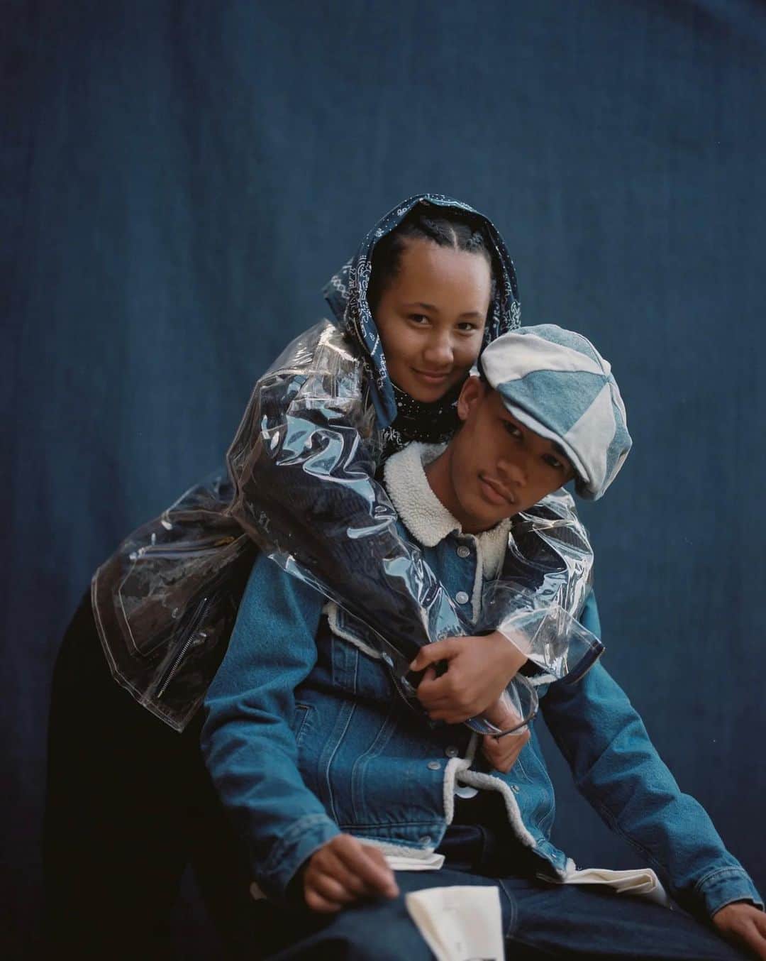 Levi’sさんのインスタグラム写真 - (Levi’sInstagram)「Eldorado Olifant by @ImraanChristian  “Celebrating an indigenous family in Eldorado Park, one of the most notorious areas in Johannesburg, through a fashion editorial powered by upcycled denim. This story explores the thread that ties many generations together; timeless style.   The family in frame, lovingly known by the Eldorado community as the Olifant family, are a tight knit group of style benders and community cornerstones. The portraits show the interconnectedness of the family through the vehicle of fashion, and the 501 is cornerstone of the conversation.”   To honor 150 years of the legendary 501, we partnered with @PhotoVogue and @Voguemagazine on “Your 501 Story”, a global open call, inviting emerging visual storytellers to share their unique narratives and reveal what the 501 jean means to them. Discover the full story behind the project of the recipients grant at the link in bio and stay tuned for more artist features.」7月15日 4時03分 - levis