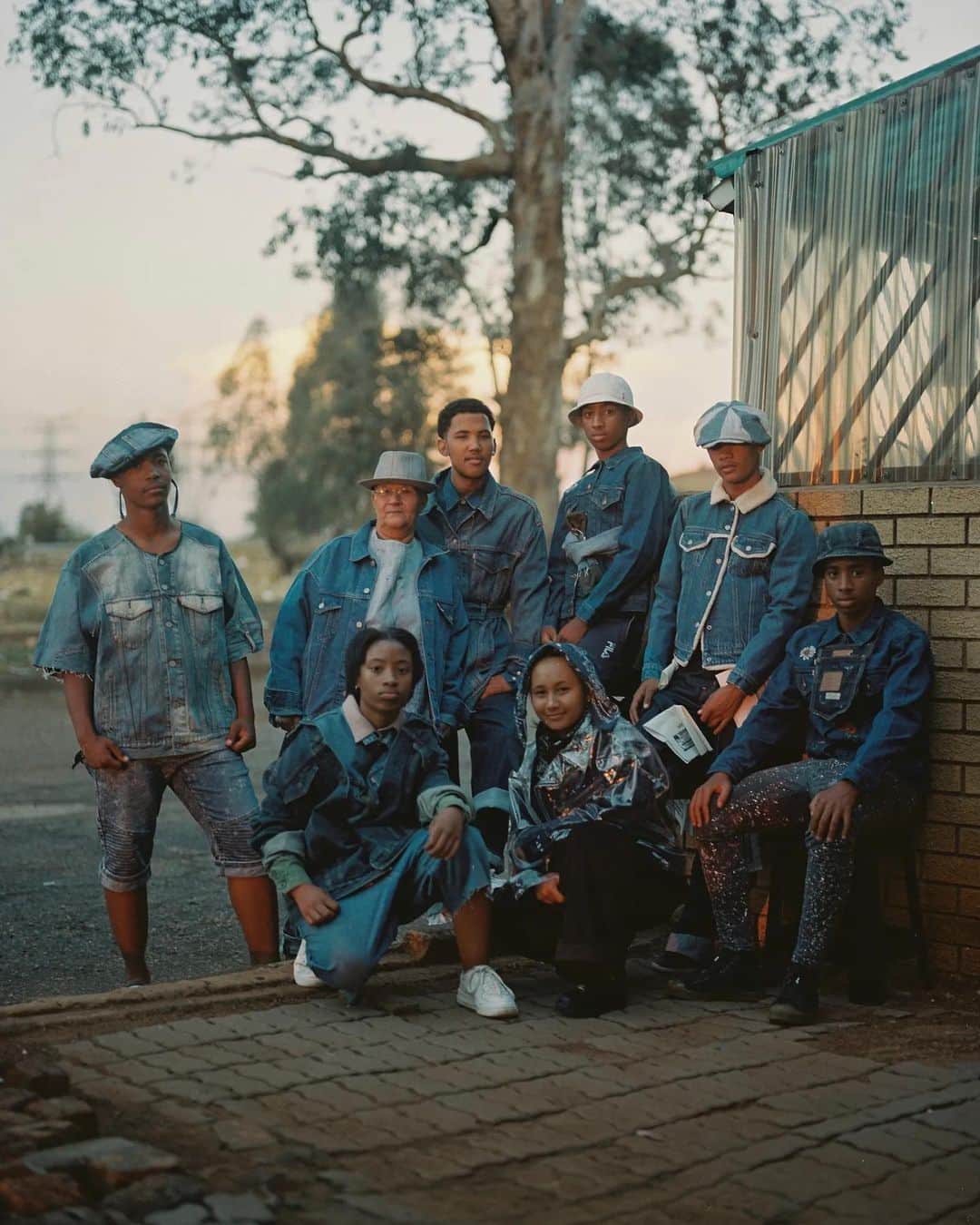 Levi’sのインスタグラム：「Eldorado Olifant by @ImraanChristian  “Celebrating an indigenous family in Eldorado Park, one of the most notorious areas in Johannesburg, through a fashion editorial powered by upcycled denim. This story explores the thread that ties many generations together; timeless style.   The family in frame, lovingly known by the Eldorado community as the Olifant family, are a tight knit group of style benders and community cornerstones. The portraits show the interconnectedness of the family through the vehicle of fashion, and the 501 is cornerstone of the conversation.”   To honor 150 years of the legendary 501, we partnered with @PhotoVogue and @Voguemagazine on “Your 501 Story”, a global open call, inviting emerging visual storytellers to share their unique narratives and reveal what the 501 jean means to them. Discover the full story behind the project of the recipients grant at the link in bio and stay tuned for more artist features.」