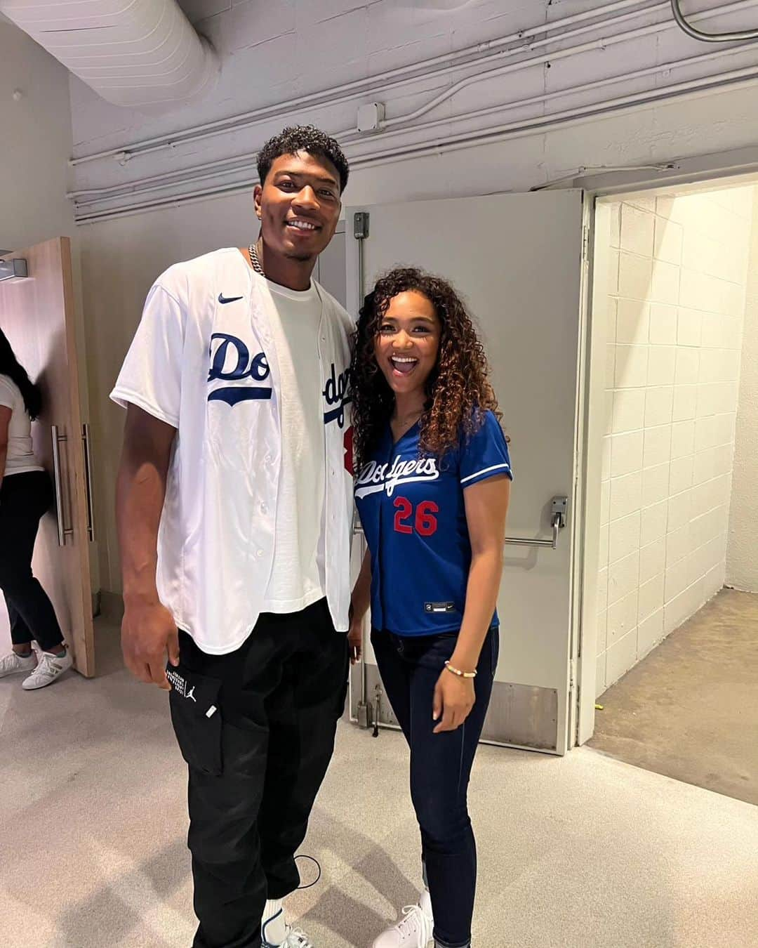 Crystal Kayのインスタグラム：「Look who I ran into at the Dodgers game last week🏟️ First in DC last year and now in LA 😎  ルイ君とまたここで会えるとは😊  #ジャパンヘリテージナイト  #dodgers #japanheritagenight」