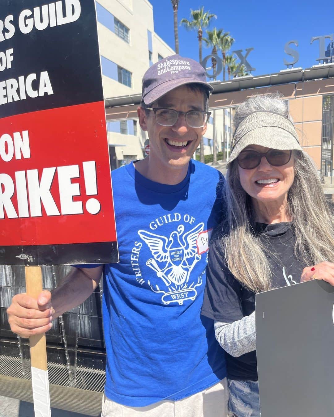 メアリー・マクドネルのインスタグラム：「So many wonderful writers actors friends! #WGAStrike #SagAftraStrike #1U #WORKERSUNITE ❤️BenWinters!!!!」