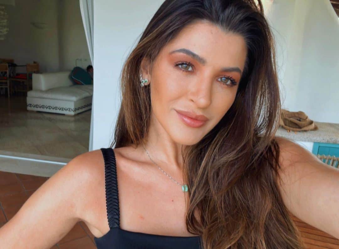 ナタリア・ベッカーのインスタグラム：「Do perfil para o feed 🌻」