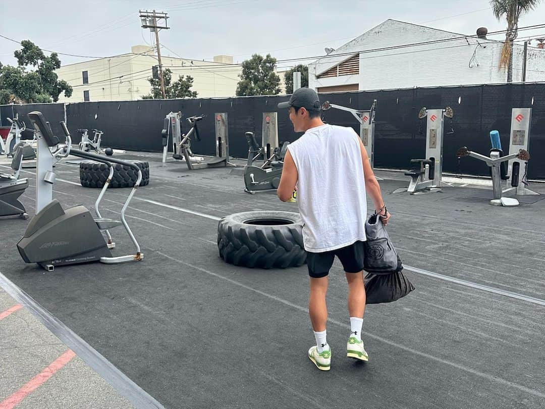 イ・ヒジュンさんのインスタグラム写真 - (イ・ヒジュンInstagram)「Venice beach gym」7月15日 4時15分 - lee.hee.jun