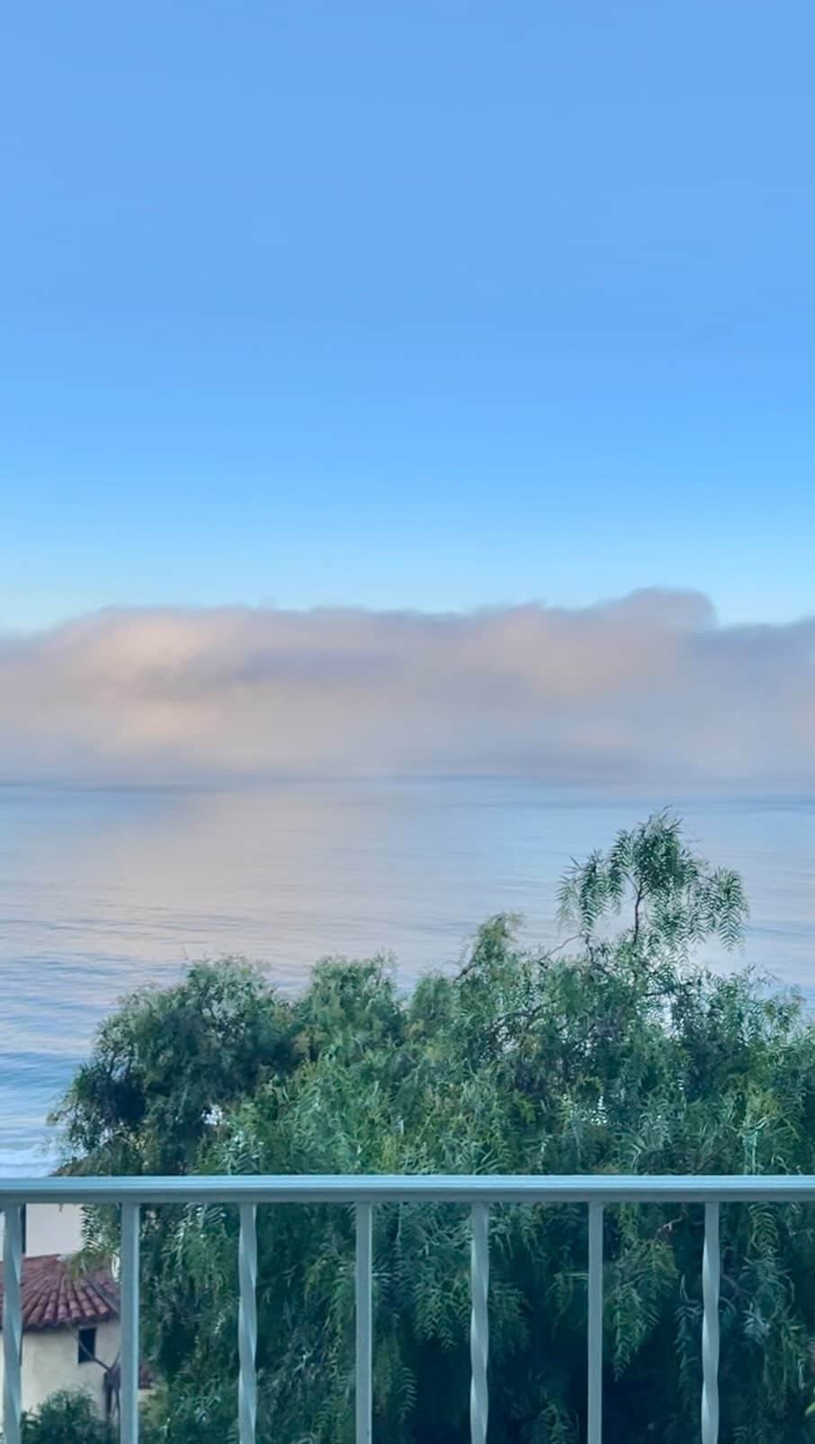 コレット・カーのインスタグラム：「“The blessing of the Lord breed entitlement in the people of God if they don’t remain humble and practice discipline”  —Bill Johnson (my pastor) Teaching my kids Kingdom values and discipline at an early age is so important to me, so is giving them the best life I could possibly dream of. Parenting is a constant balancing act iykyk Bottom line, our Littles usually copy what they see, I’ve found that when I focus on my own manners, actions and priorities they sometimes trickle down effortlessly (and sometimes it’s not so easy lol!) I loved the book “Raising Giant Killers” esp. the chapters on taking people in (to love and serve) during hard seasons, and taking time out on holidays to serve those in need to combat that sense of entitlement that can sometimes creep in with blessings. Generosity comes in many forms (sometimes time sometimes money sometimes prayer sometimes simple kindness). ✨🙌Grateful for Gods grace and mercy because Lord knows we are far from perfect!🙌✨」