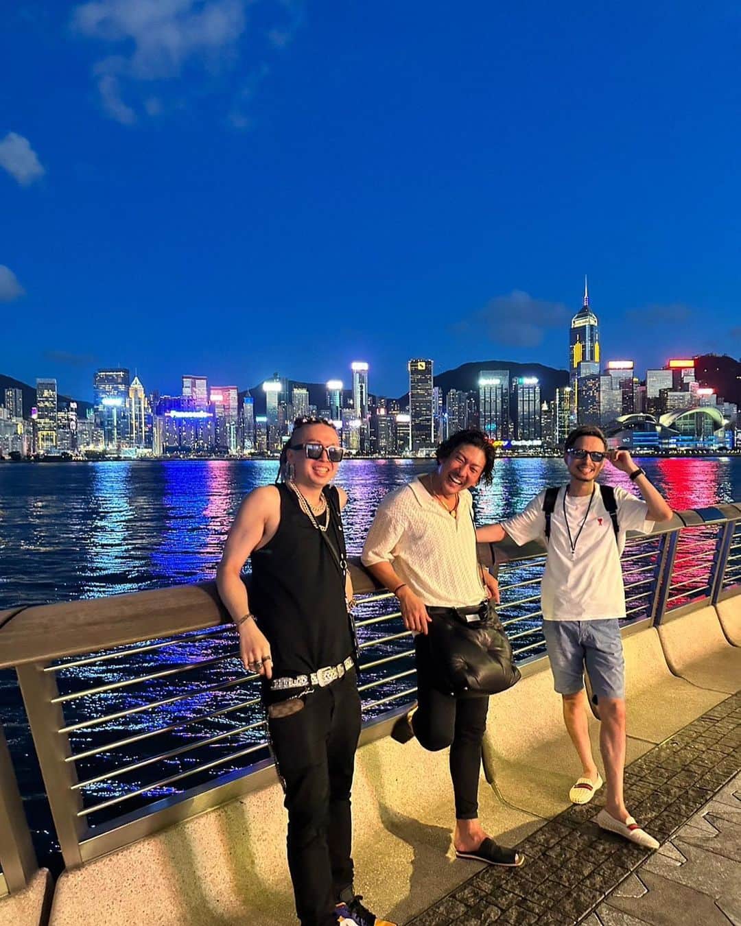 小出翔太さんのインスタグラム写真 - (小出翔太Instagram)「香港✖︎手羽先むつみ✖︎マカオ  手羽先むつみの社員旅行  全員でこれなかったけど来れるメンバーだけで♪  楽しくするのもつまらなくするのも自分次第♪  今年はまたおもろくなりそうだなー♪  #香港#マカオ#手羽先むつみ#社員旅行#名古屋#飲食経営者」7月15日 4時56分 - aichiken3
