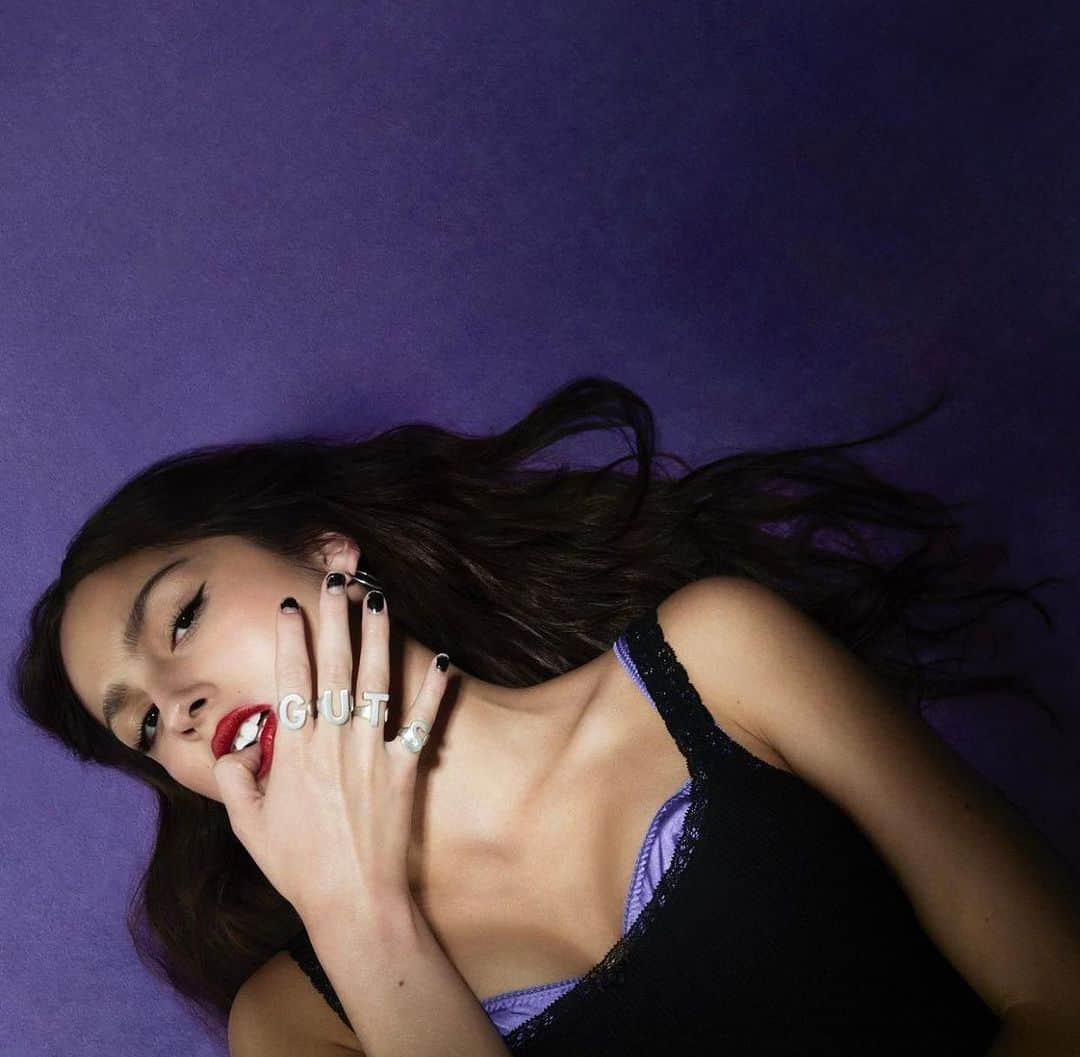 Araksのインスタグラム：「Hot 100 chart topper @oliviarodrigo in the new season Gita Bra for the cover of her new album. #AraksBeauties」
