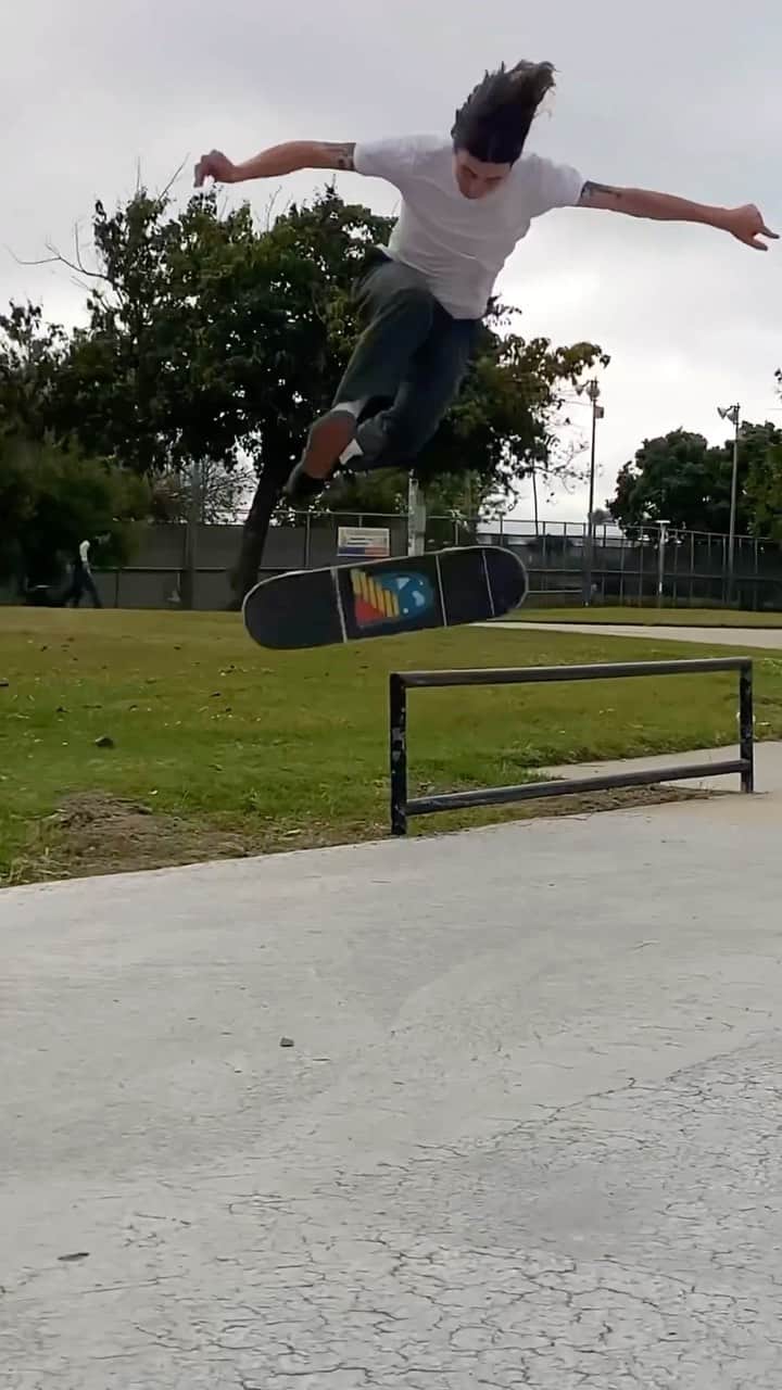 のインスタグラム：「🤙🏼 @_klevin 📲 @mikeanthonyschiltz」