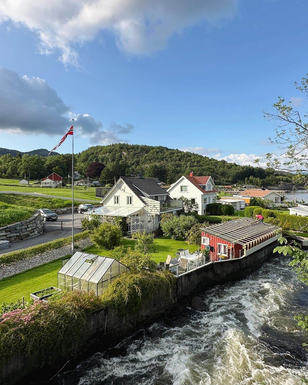 リンジー・エリンソンさんのインスタグラム写真 - (リンジー・エリンソンInstagram)「First trip to Norway! Yes, I know what the sign says 😆🇳🇴」7月15日 6時37分 - lindsellingson