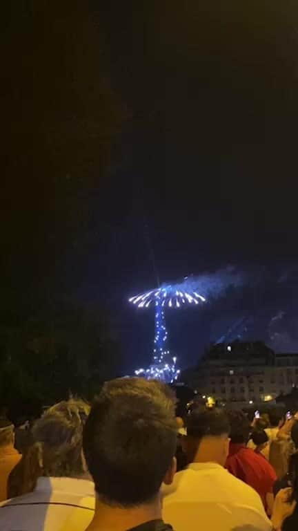 Yusuke Saekiのインスタグラム：「Fête nationale française 2023🇫🇷  エッフェル塔から炸裂した斬新な花火が印象的でした🎆✨」