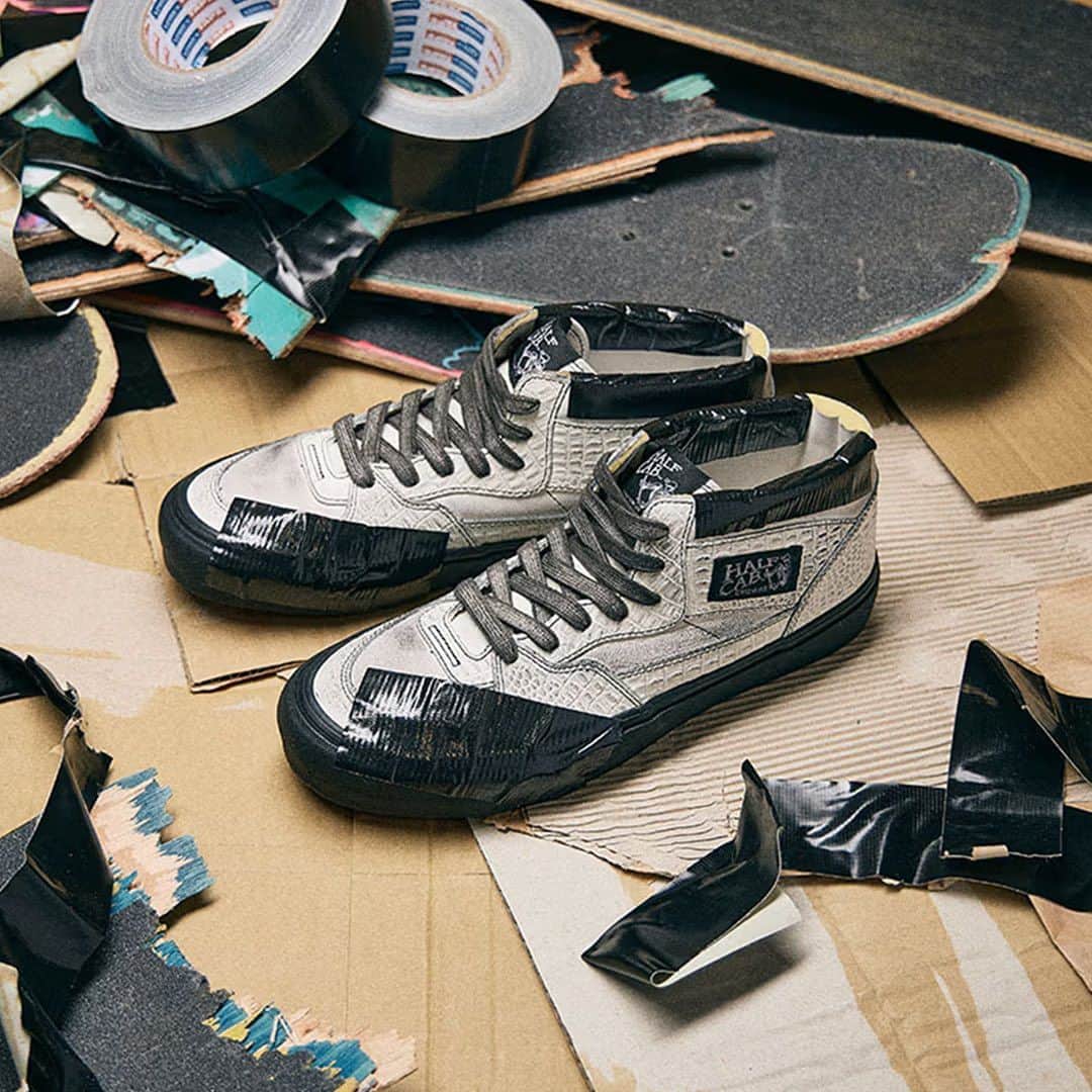 HYPEBEASTさんのインスタグラム写真 - (HYPEBEASTInstagram)「@hypebeast: Vault by @vans has revealed its new “Lux Duct” pack with a distressed treatment.⁠ ⁠ Vault By Vans replicates this worn-out look across its duct tape pack, covering the Slip-On and Half-Cab with protective seals. The Vans Slip-On is given luxurious crocodile leather uppers in classic checkered print, battered and bruised for a pre-skated feel. Glossy duct tape conceals the collars and toe boxes, complete with Vans Ultracush insoles to provide comfort while in action.⁠ ⁠ The Vans Half-Cab arrives in black and white colorways, boasting embossed reptile patterns, dirtied accents, and binding tape to cover possible openings. Branded badges enhance the tongues and throats stacked atop blacked-out rubber outsoles.⁠ Be on the lookout for the pack to release via Vans and select retailers on July 19.⁠ Photo: Vans」7月15日 7時01分 - hypebeast