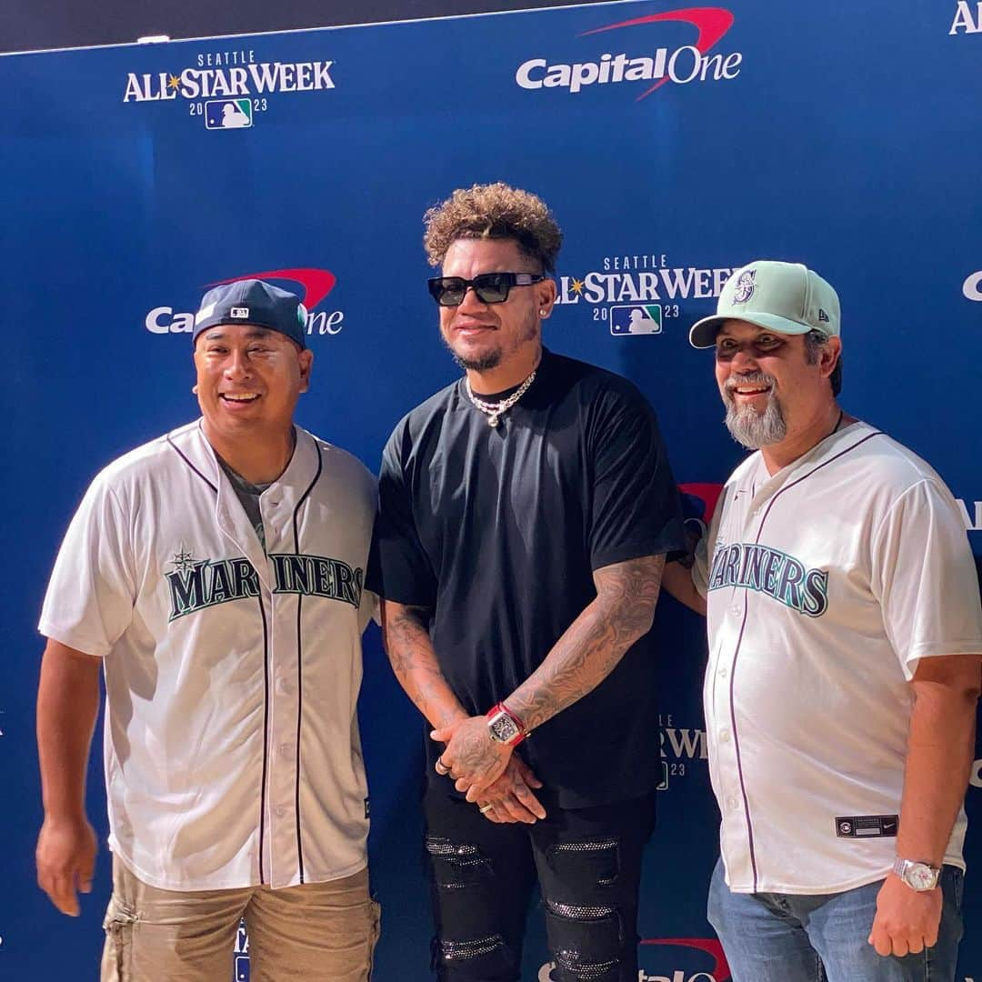 フェリックス・ヘルナンデスさんのインスタグラム写真 - (フェリックス・ヘルナンデスInstagram)「#CapitalOnePartner Had too much fun meeting @capitalone cardholders and taking some swings at Capital One PLAY BALL PARK.」7月15日 7時26分 - therealkingfelix34