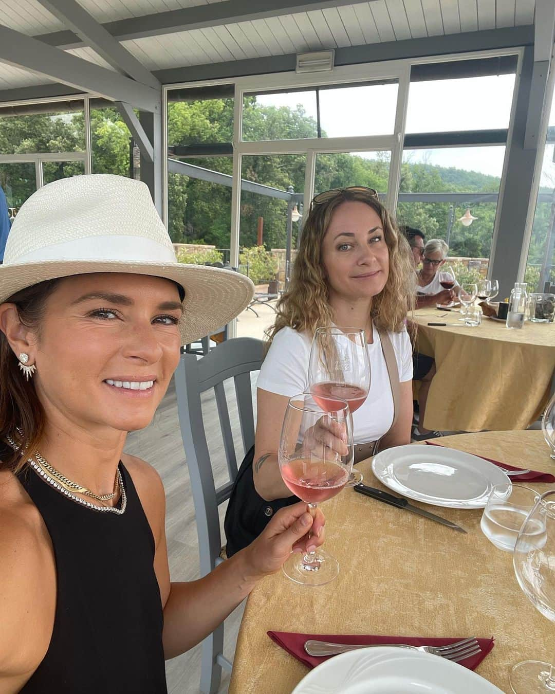 ダニカ・パトリックさんのインスタグラム写真 - (ダニカ・パトリックInstagram)「Under the Tuscan sun ☀️  • The best food so far. And obviously amazing wine! So cool to learn about how wine making works in Italy.」7月15日 7時33分 - danicapatrick