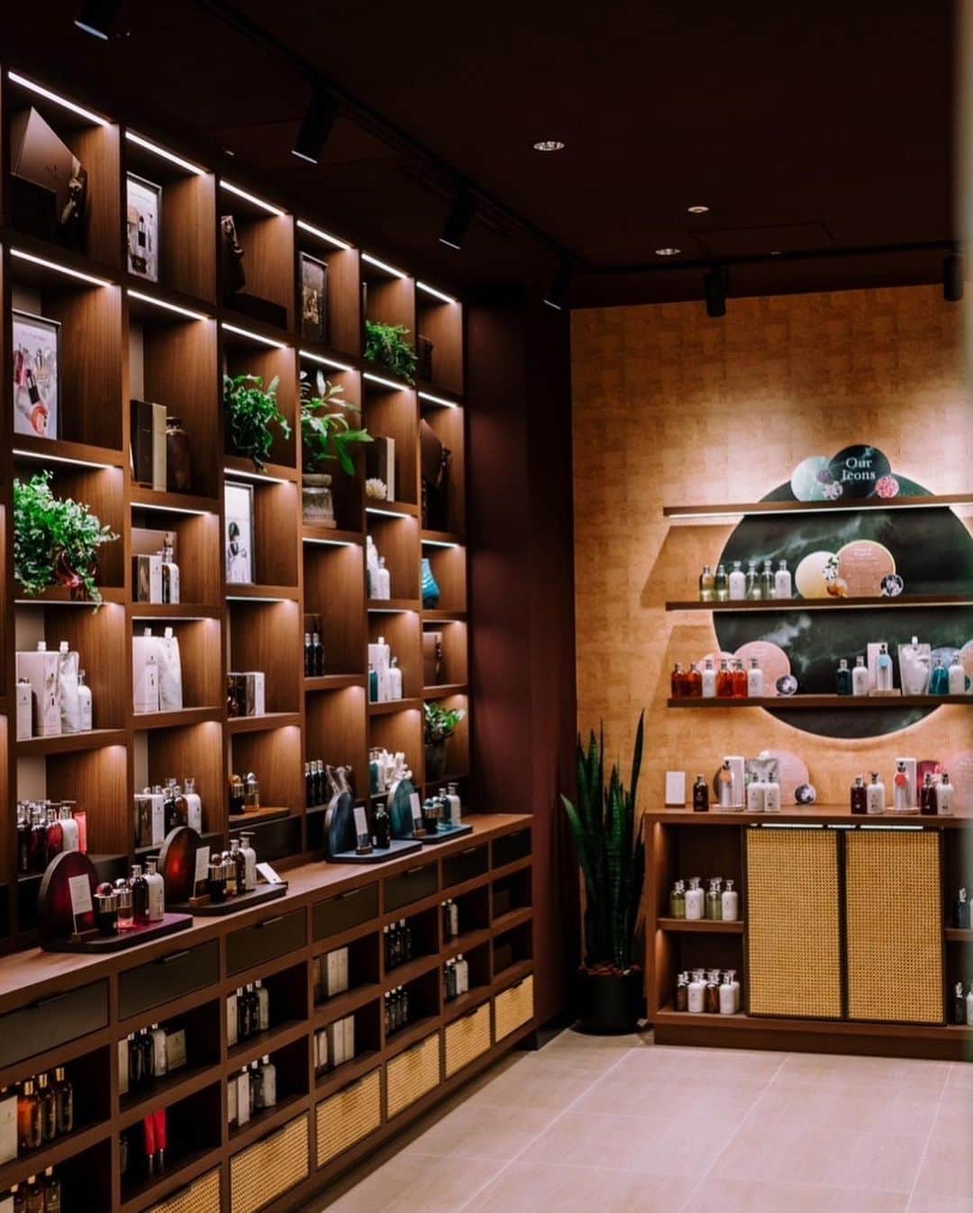 英国初の専用受け取りエリアを備えたAppleストアが今週オープン